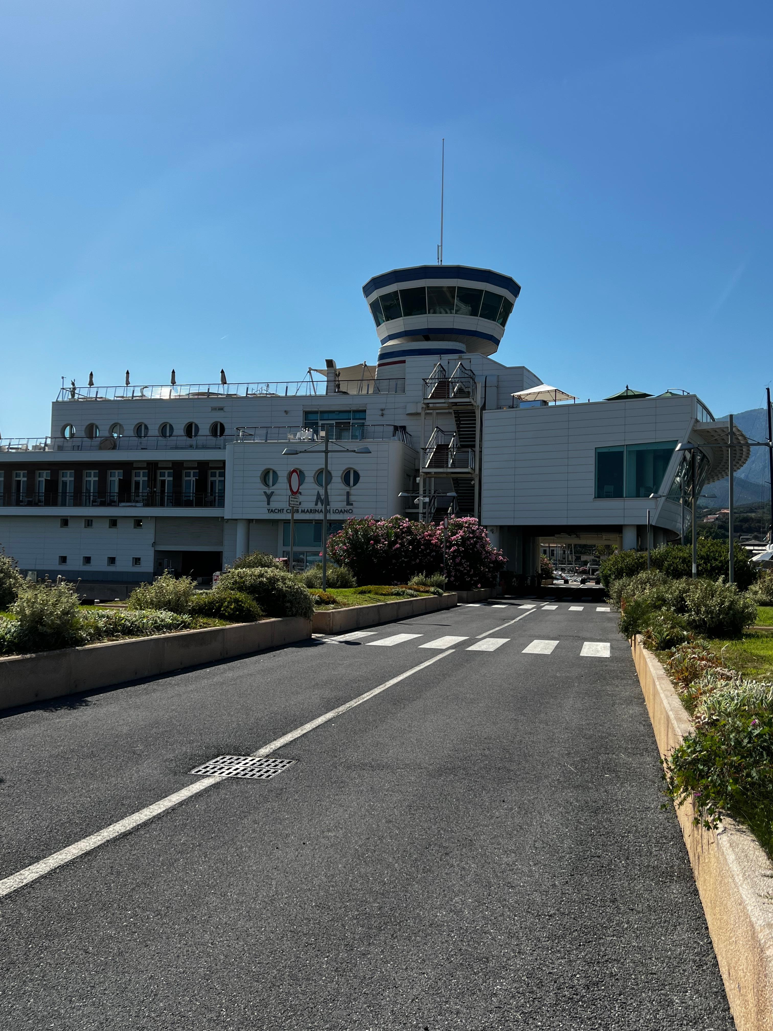 The yacht Club hotel 