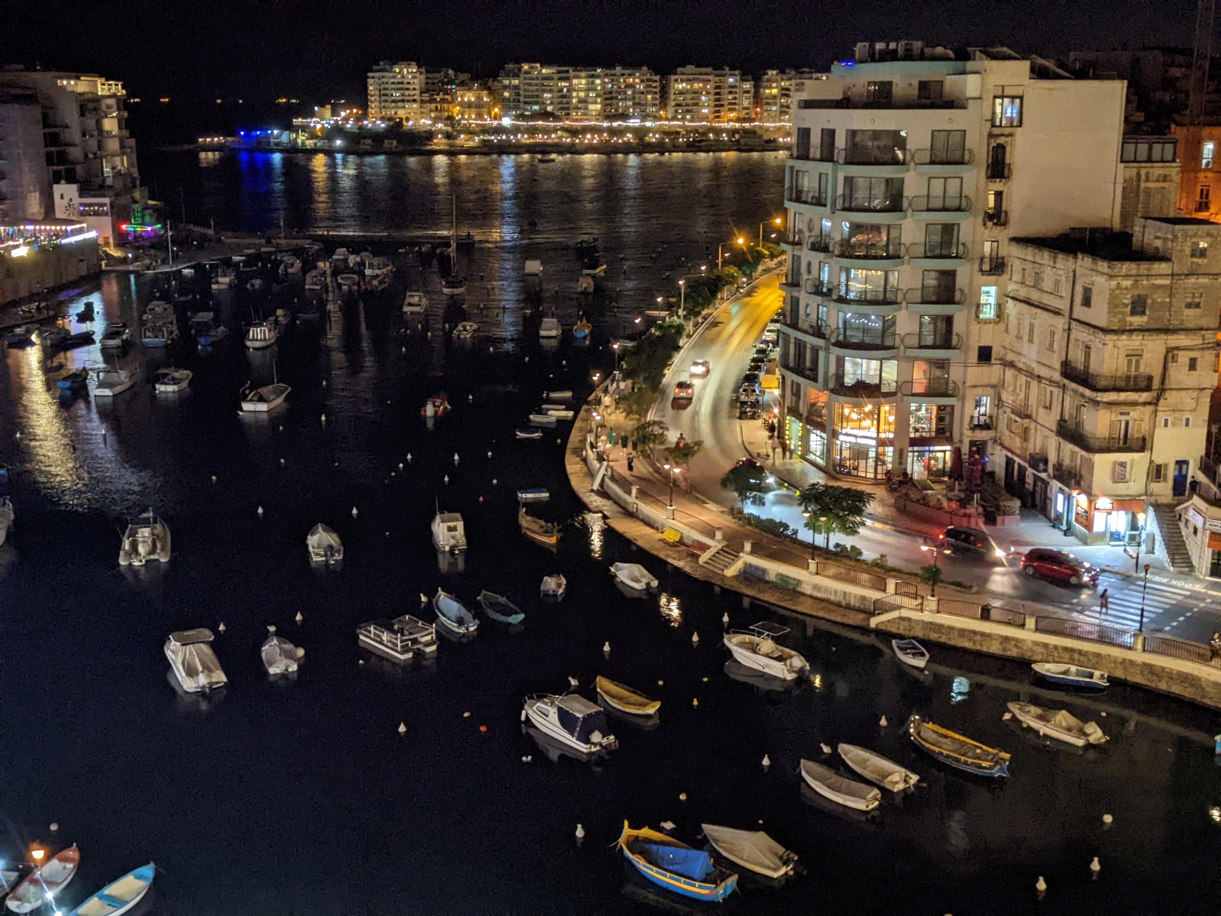 Night veiw over Spinola Bay
