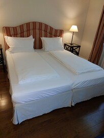 Skønt værelse med mulighed for at lave kaffe og te.