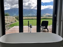 Gorgeous views for a bath!!