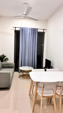 有客廳、陽台、餐廳