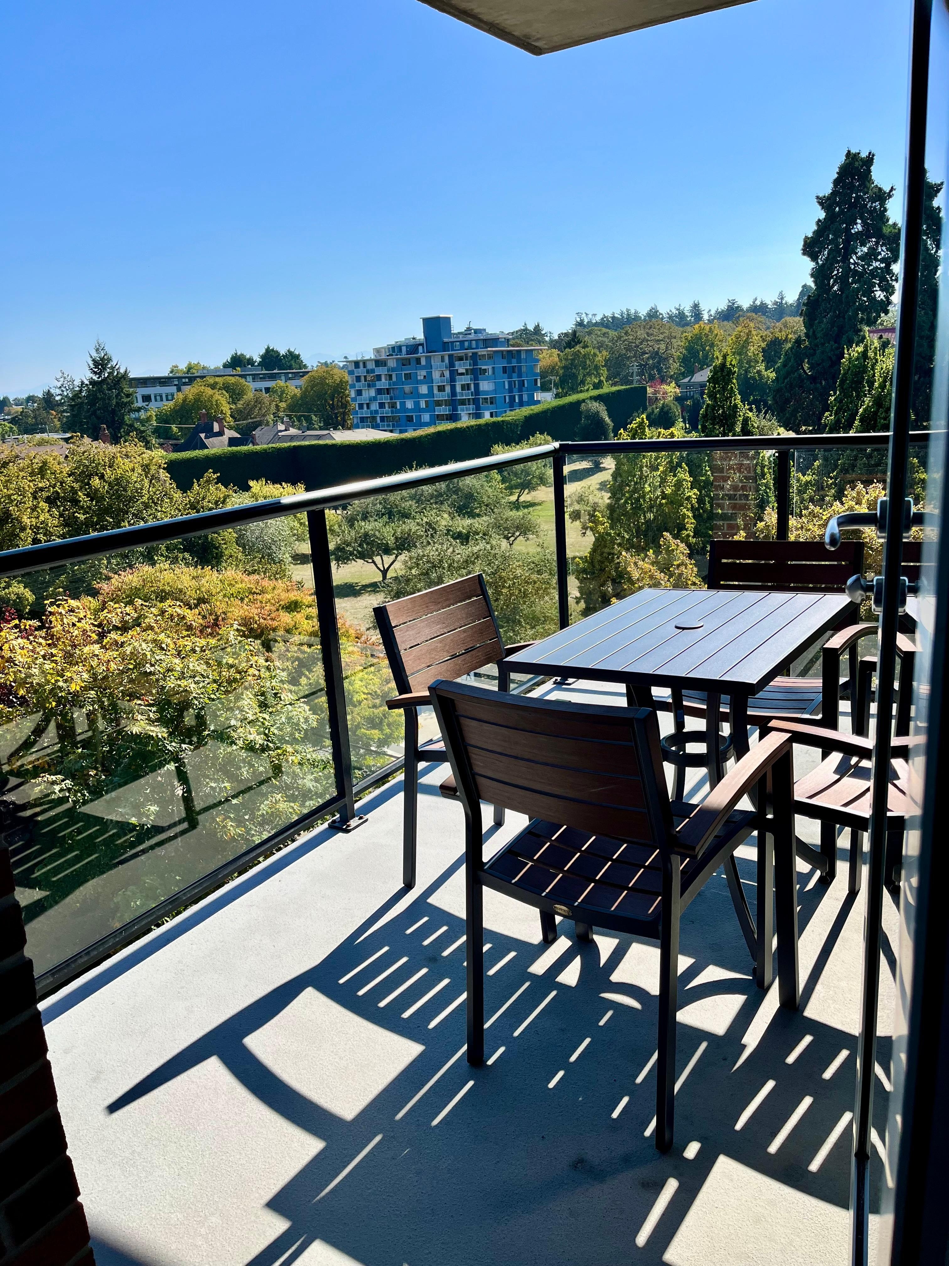 Enjoyed our balcony with the peaceful park view.