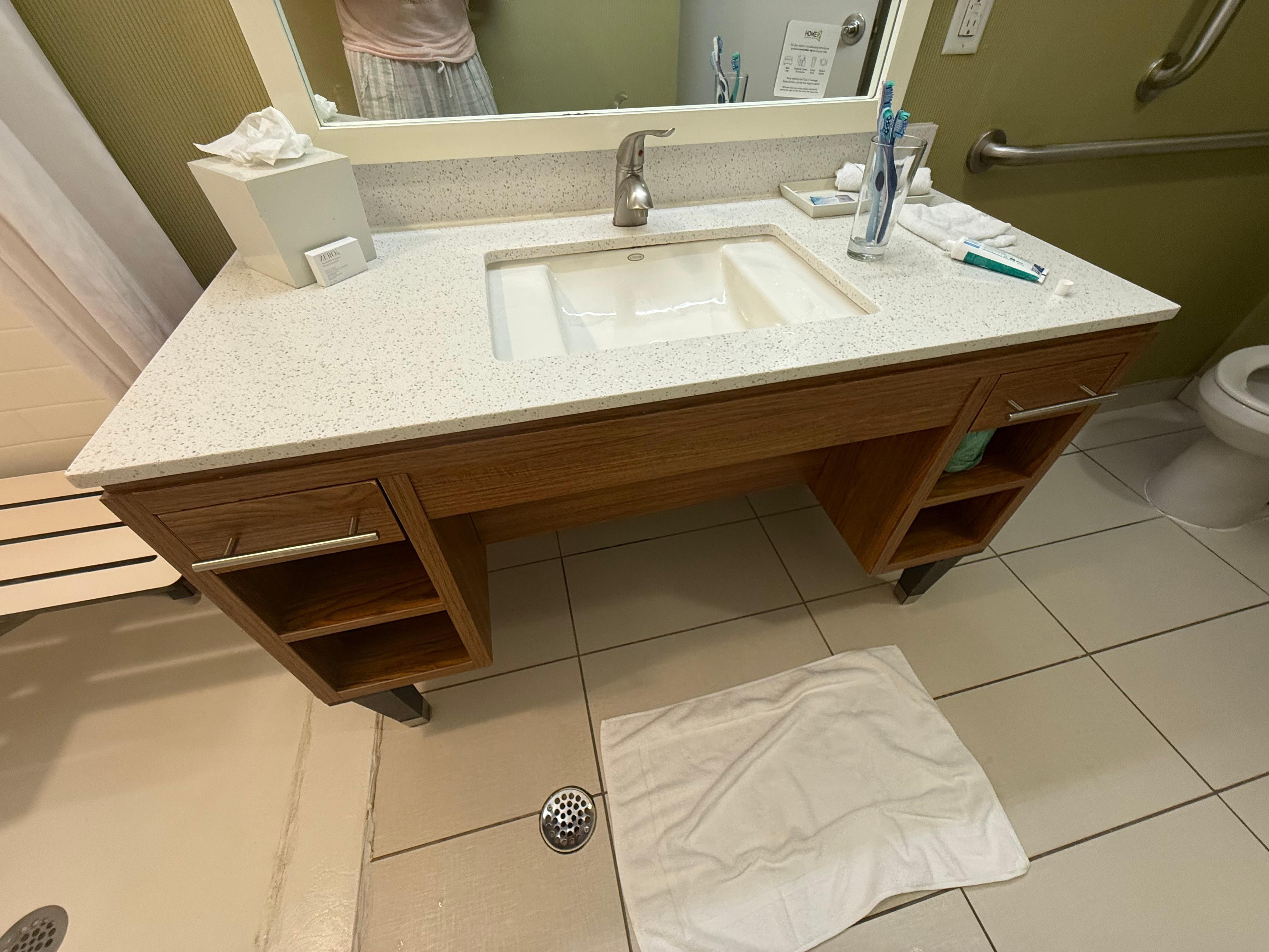 No towels, washcloths or toiletries.