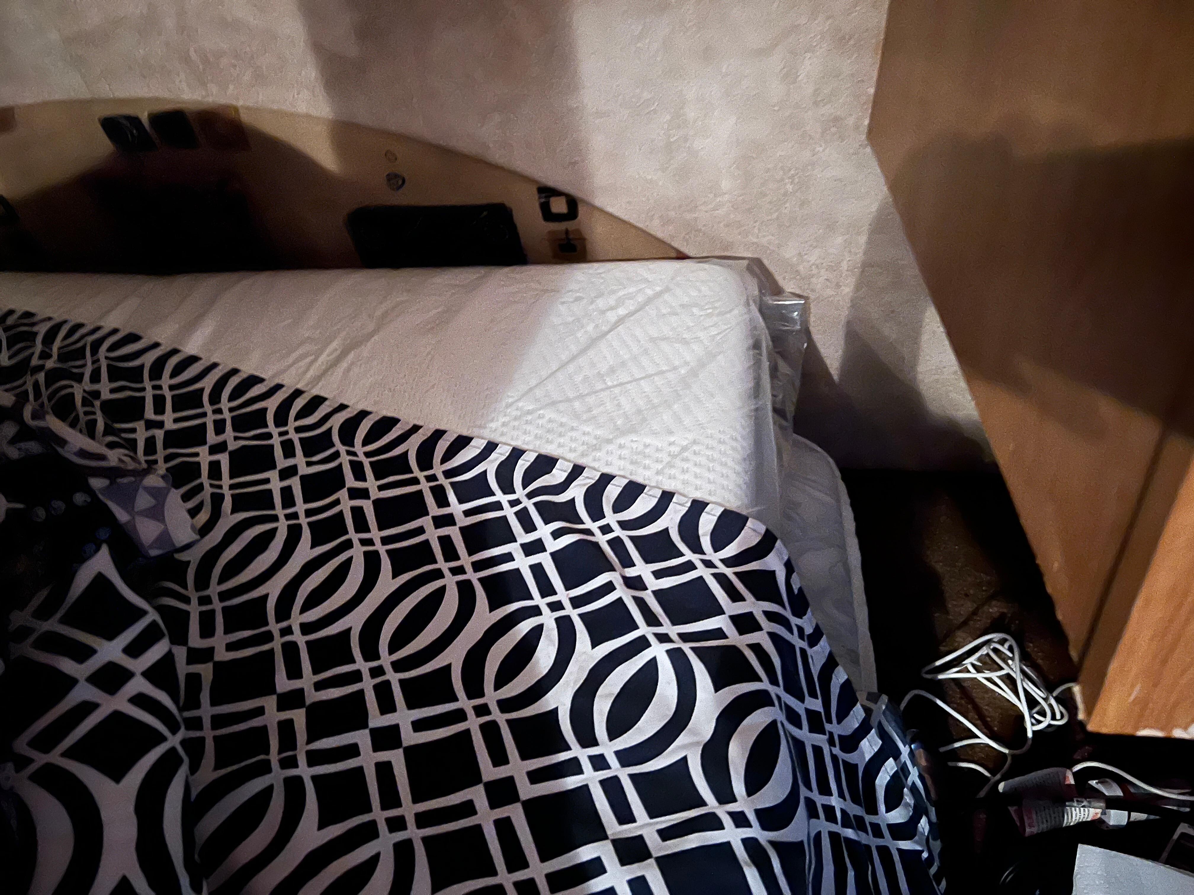 No fitted sheet, flat sheet wrong size