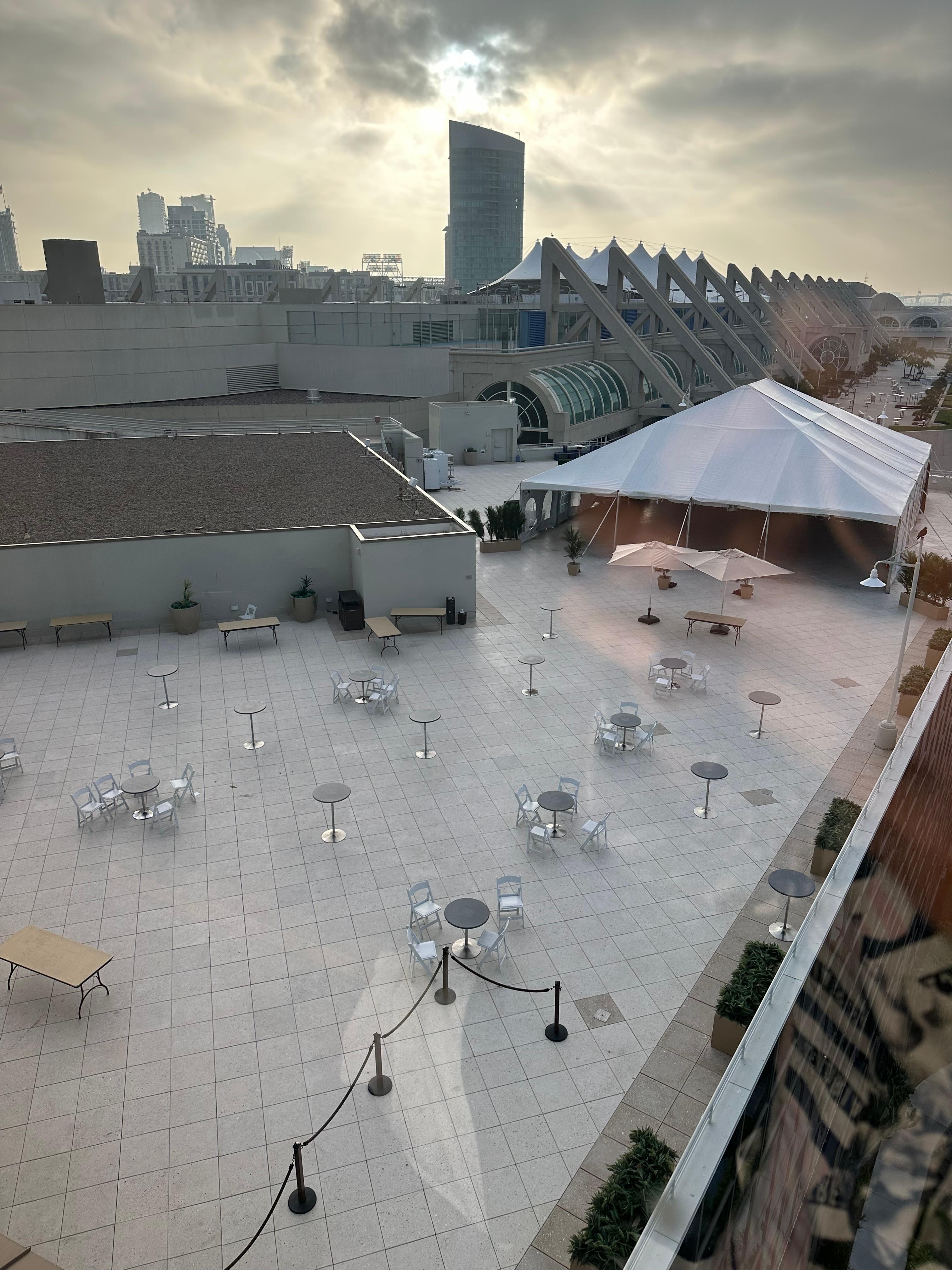 The Corner Room photos online showcase beautiful city views, which was a big factor in our booking. Unfortunately, our actual view looked nothing like that. Very disappointing.