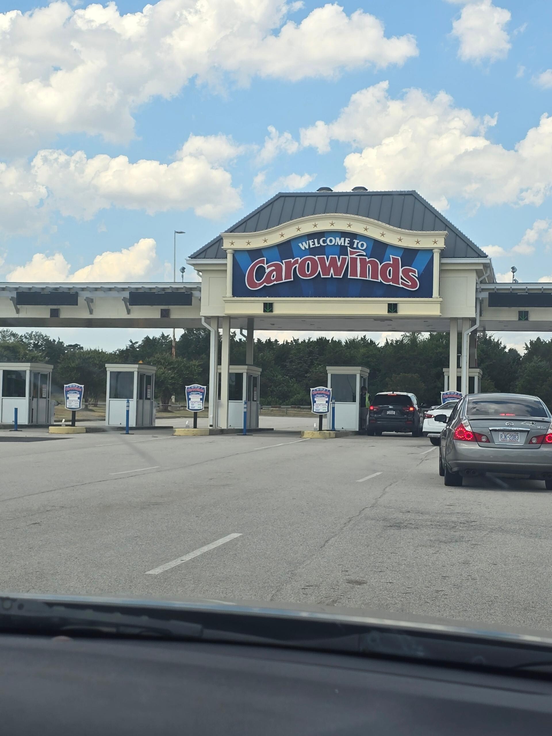 My family enjoyed visiting Carowinds ☺️ 😊 