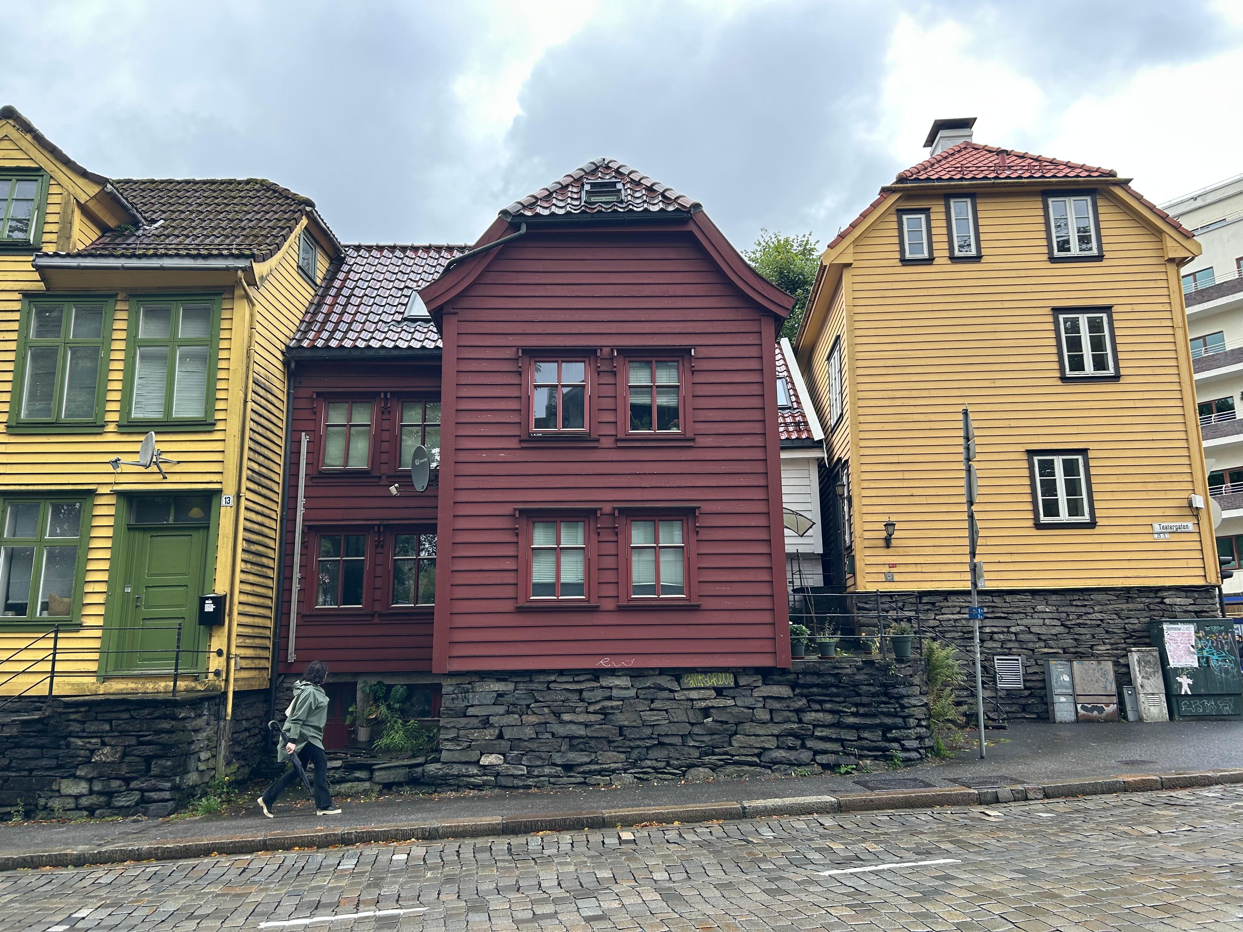 Bygningene i nærheten av hotellet 