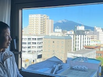 窓から見えた岩木山