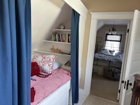 Captains bed with porthole window!