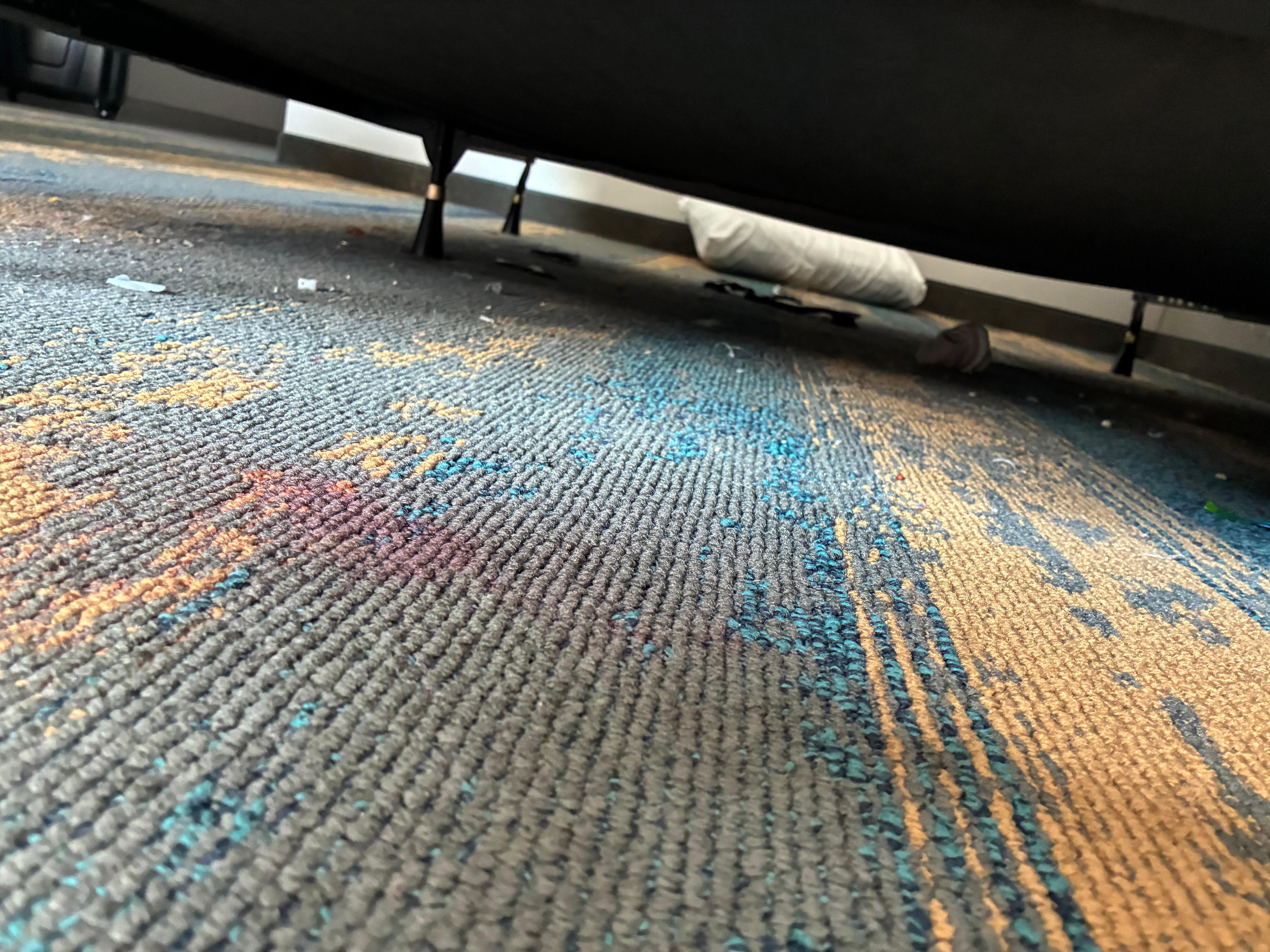 Under the bed disgusting 🤢 