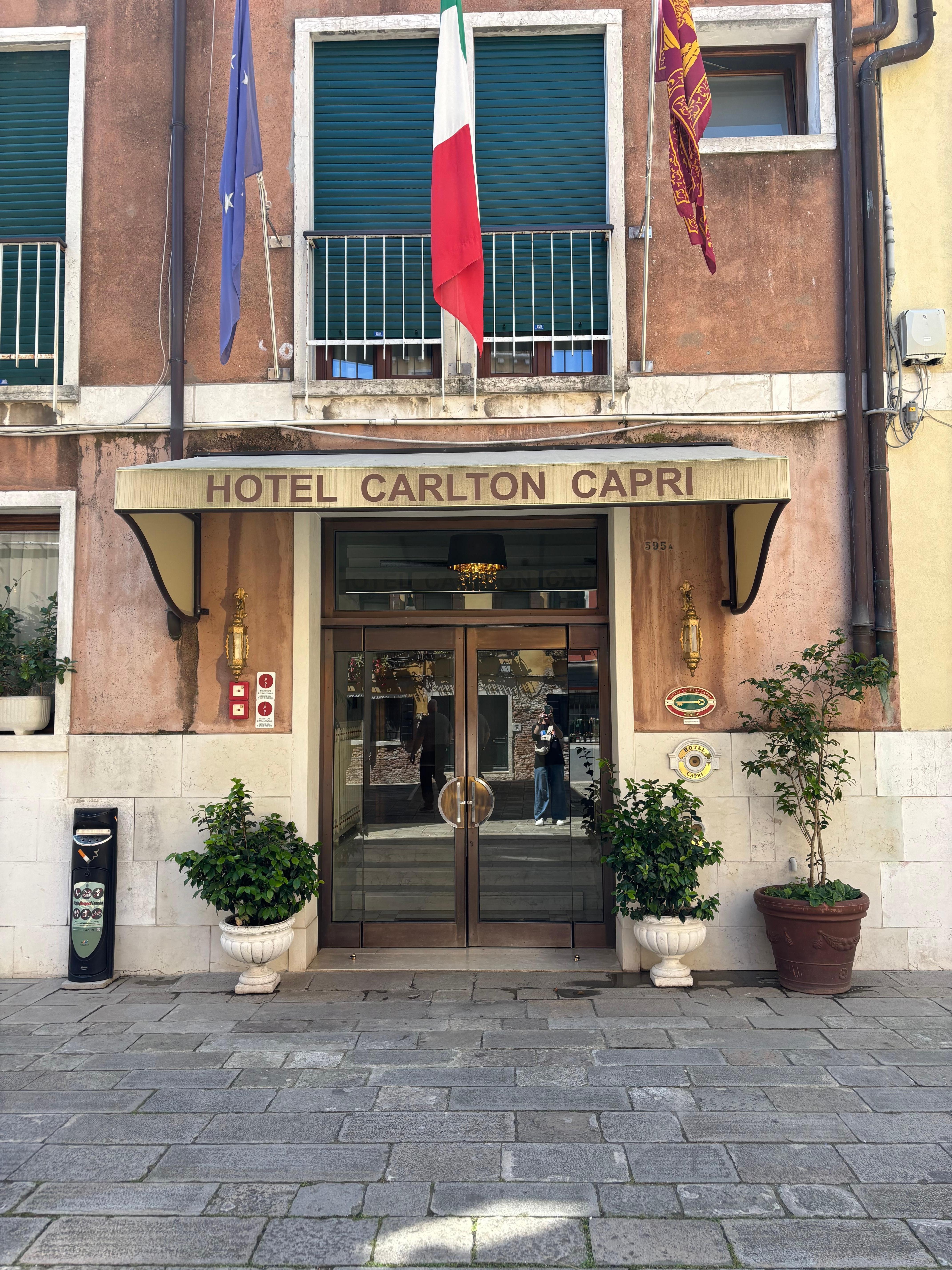 Carlton Capri