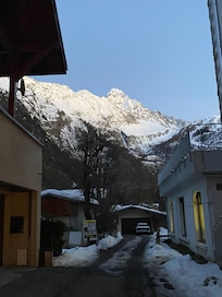 Views of neighborhood.
