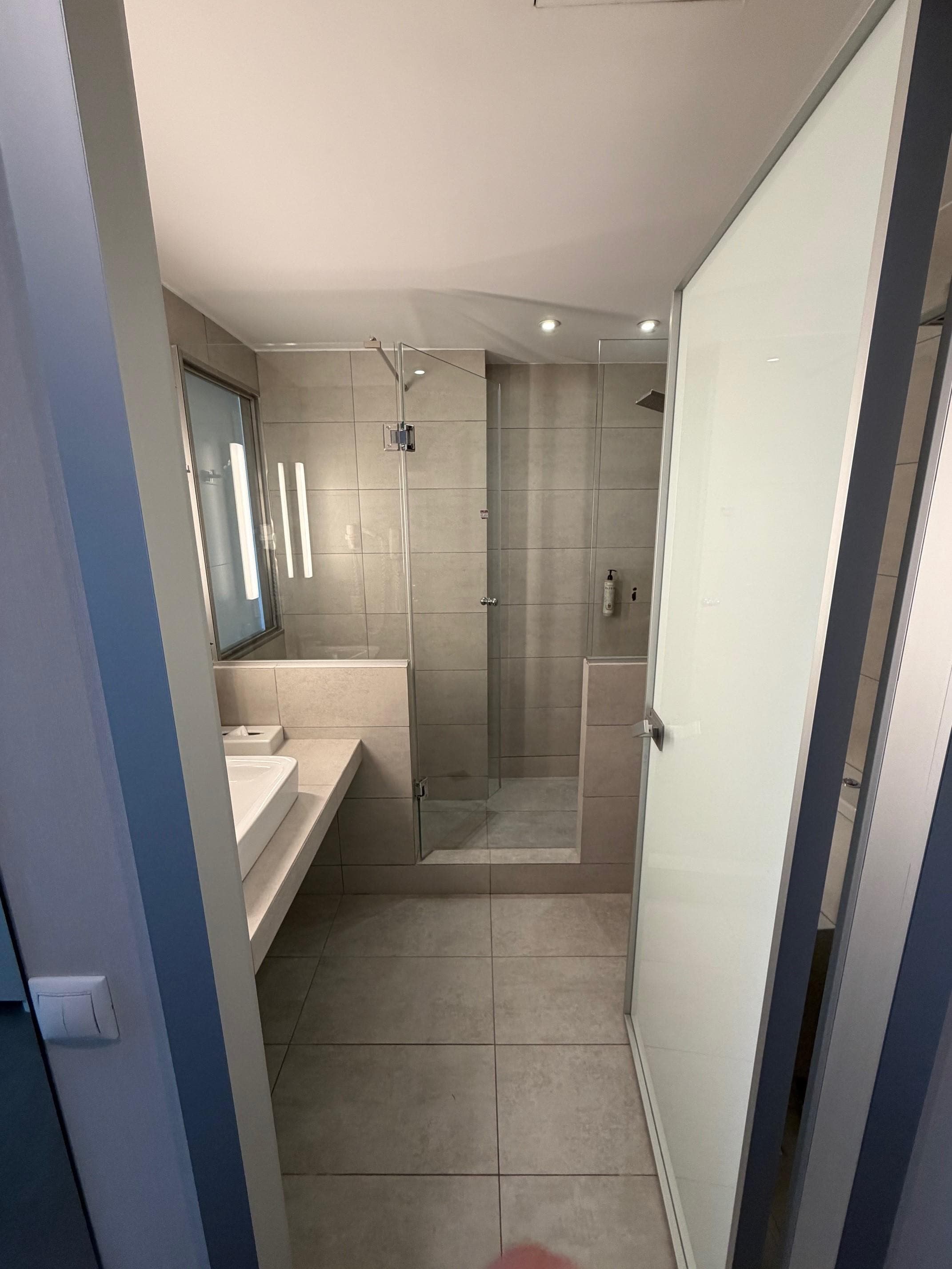 Bathroom/waterfall showerhead