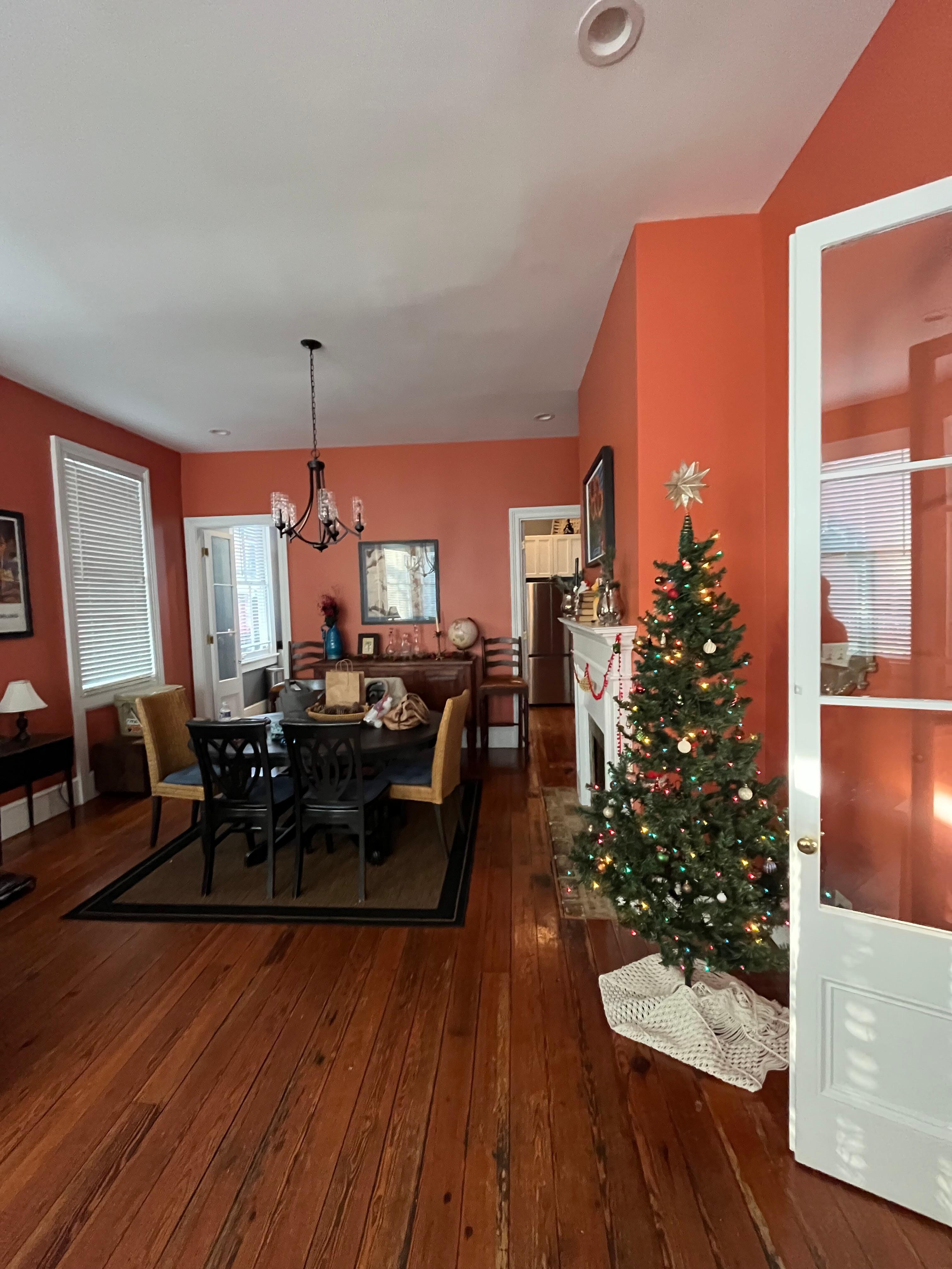 Living area decorated for Christmas 🎄