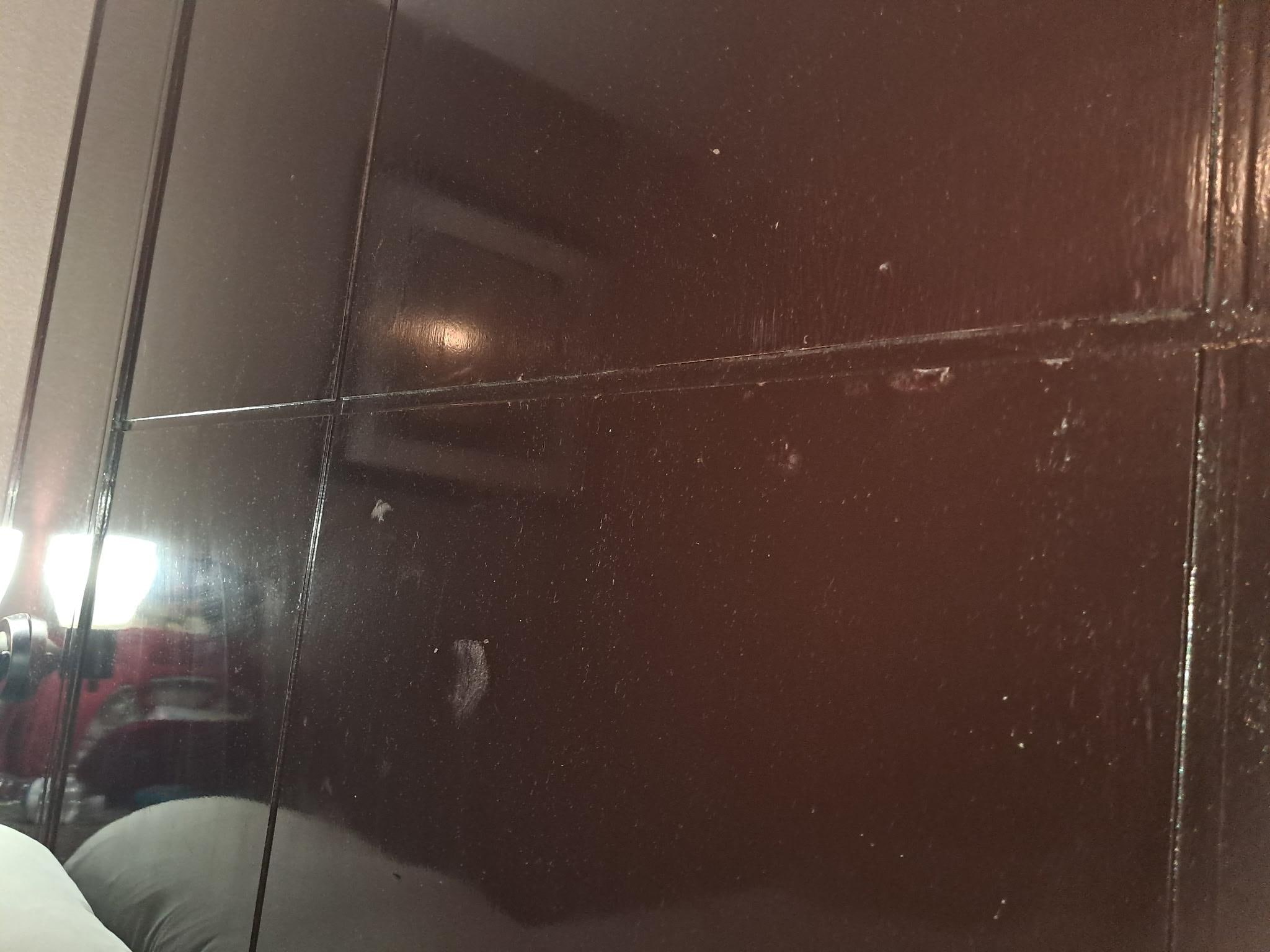 Head Board disgustingly dirty