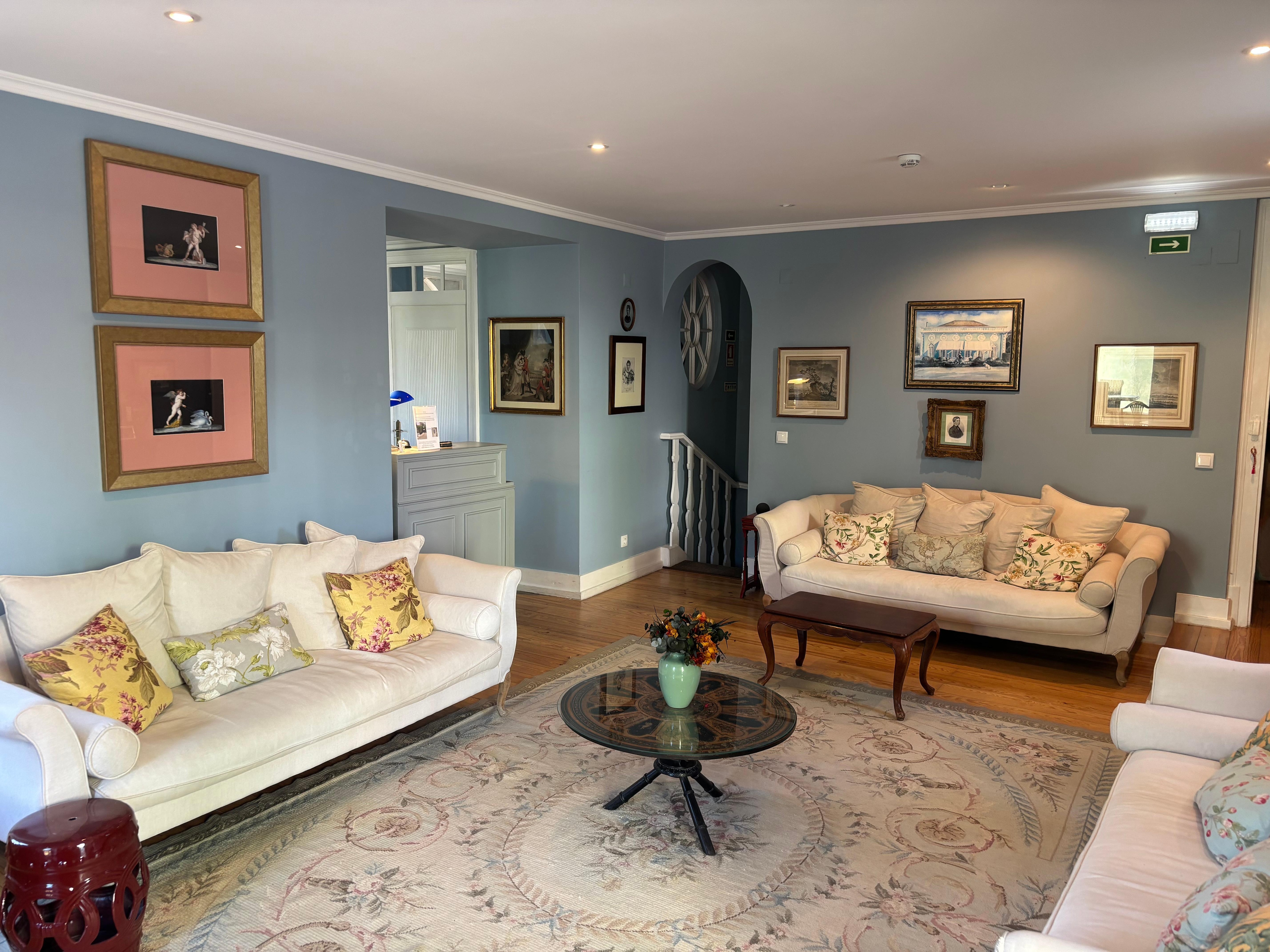 Lobby (breakfast is downstairs)