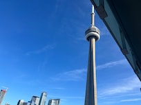 Vue de la Tour CN du balcon de notre chambre.