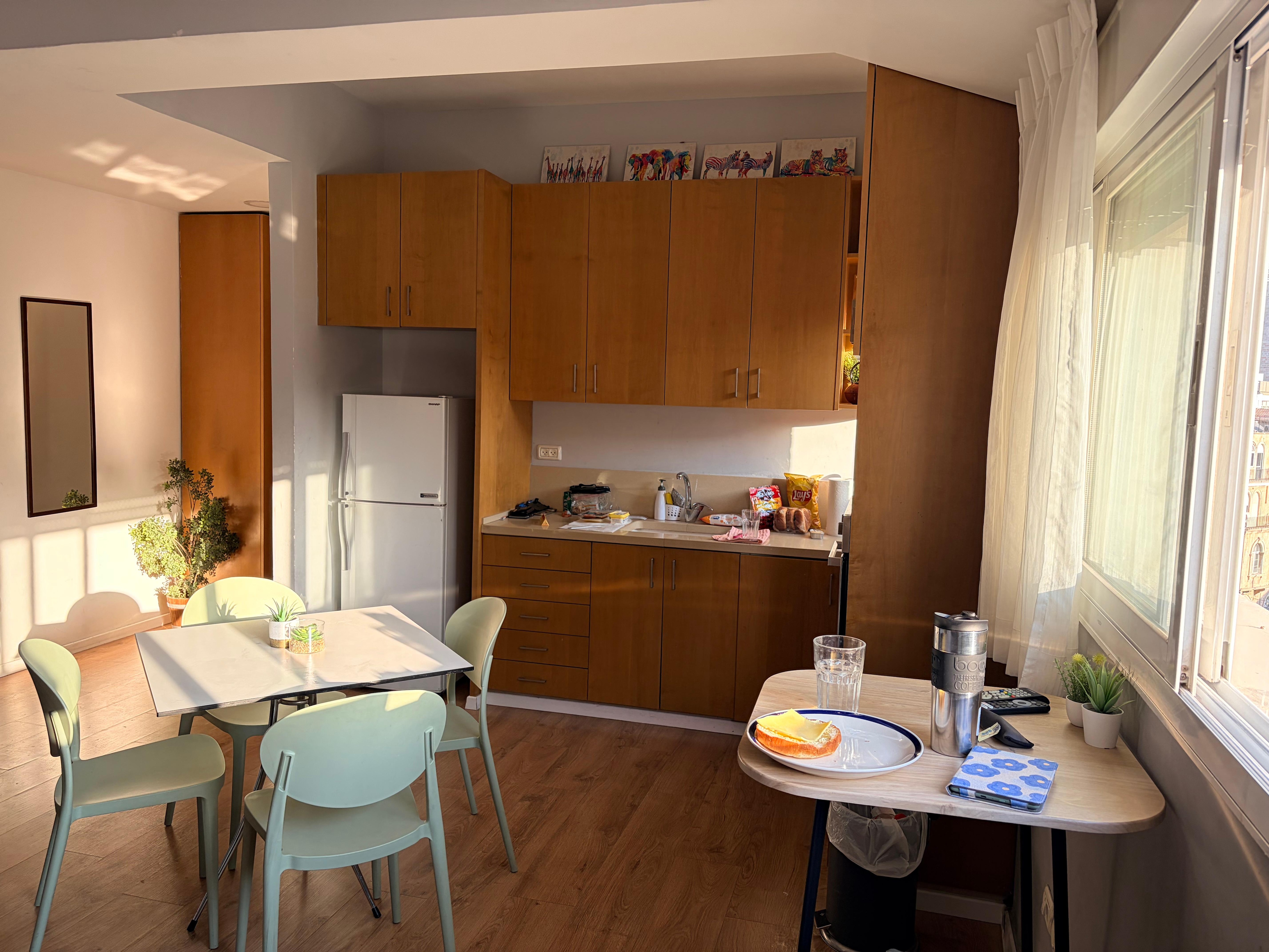 Living room / Kitchenette of Family Suite  