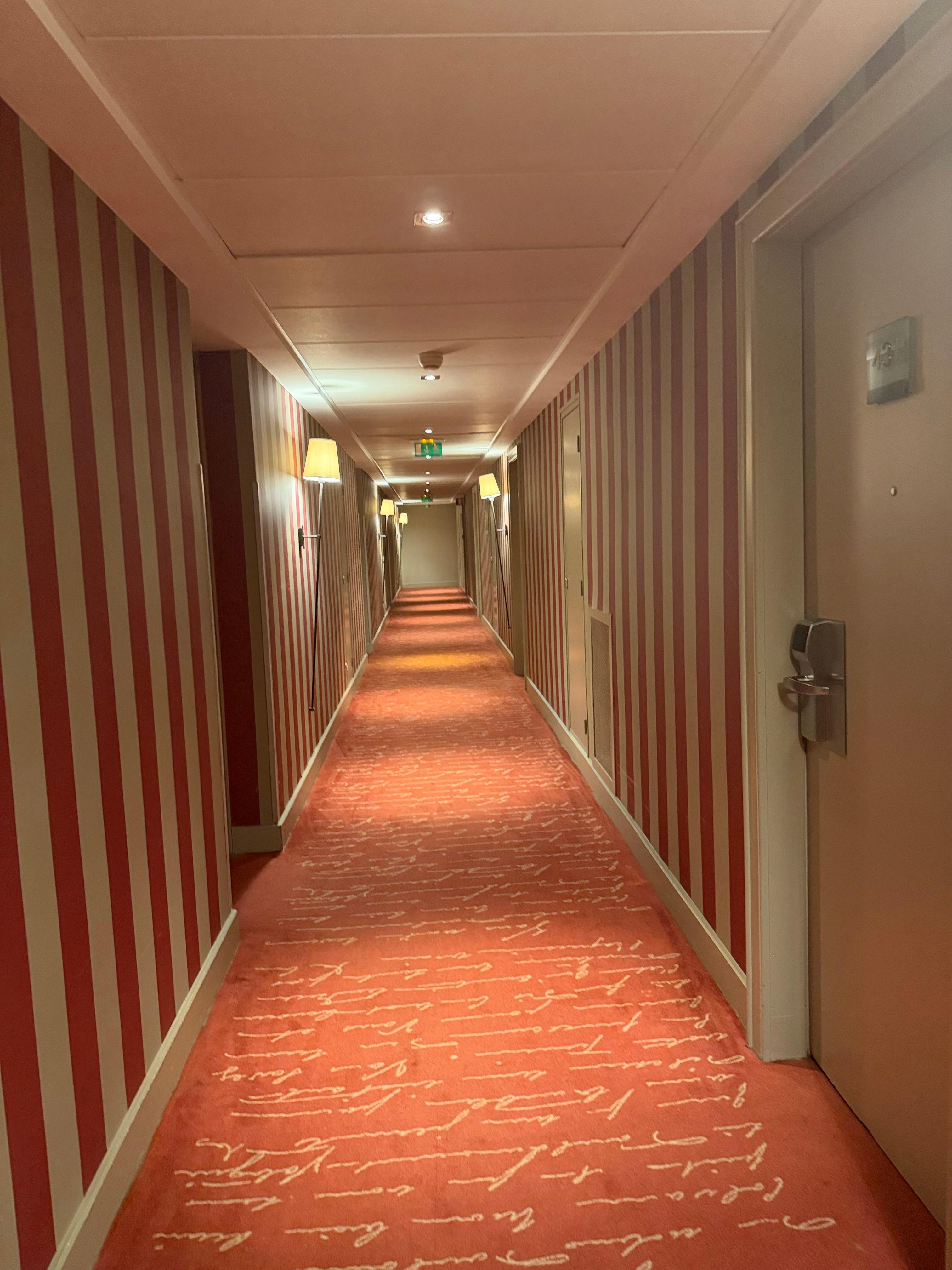 One hallway to room