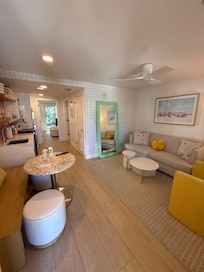 Living & Kitchen