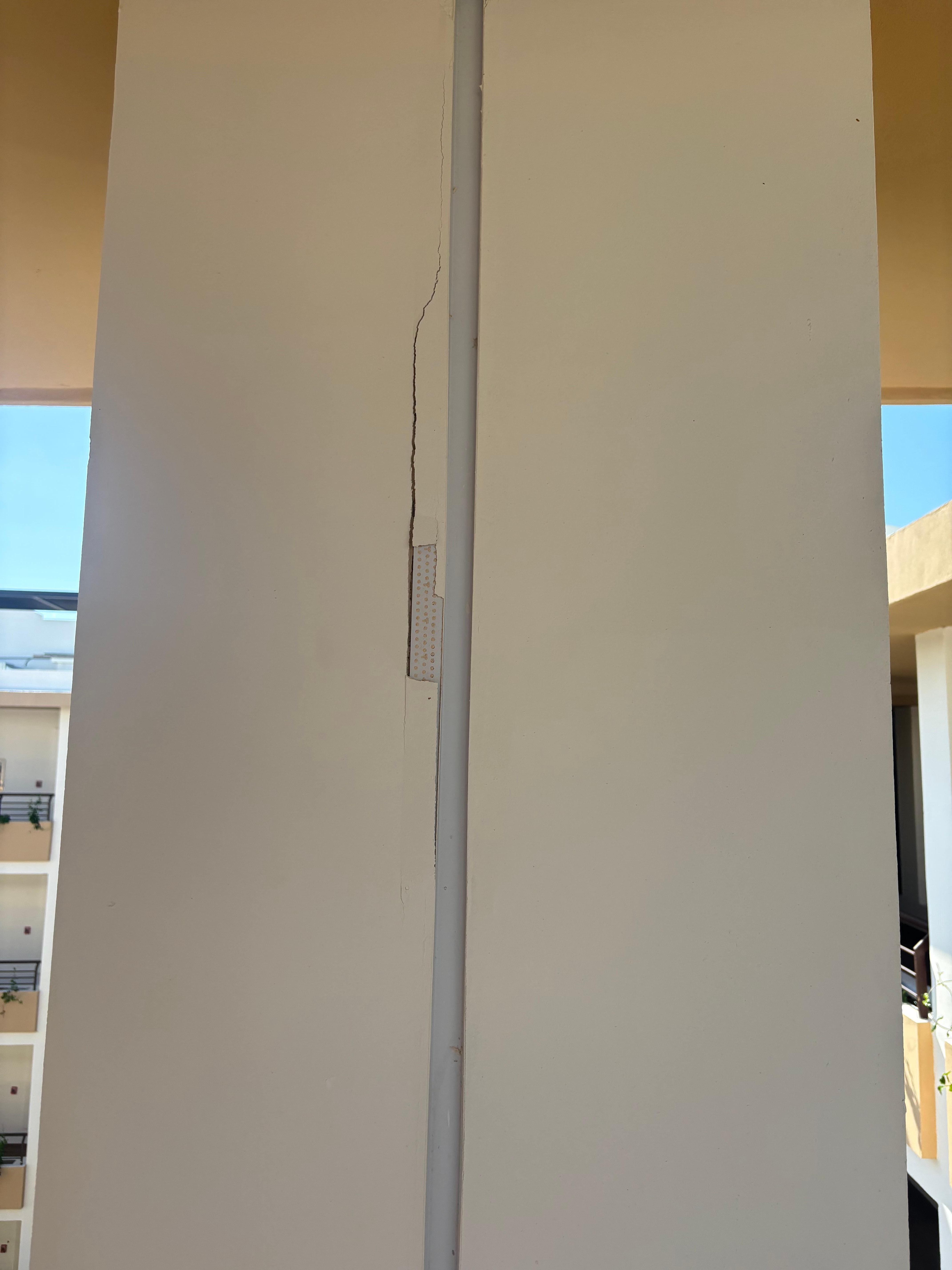 Cracks all over the walls eveywhere 