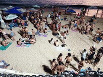 バーハの海岸の賑わい