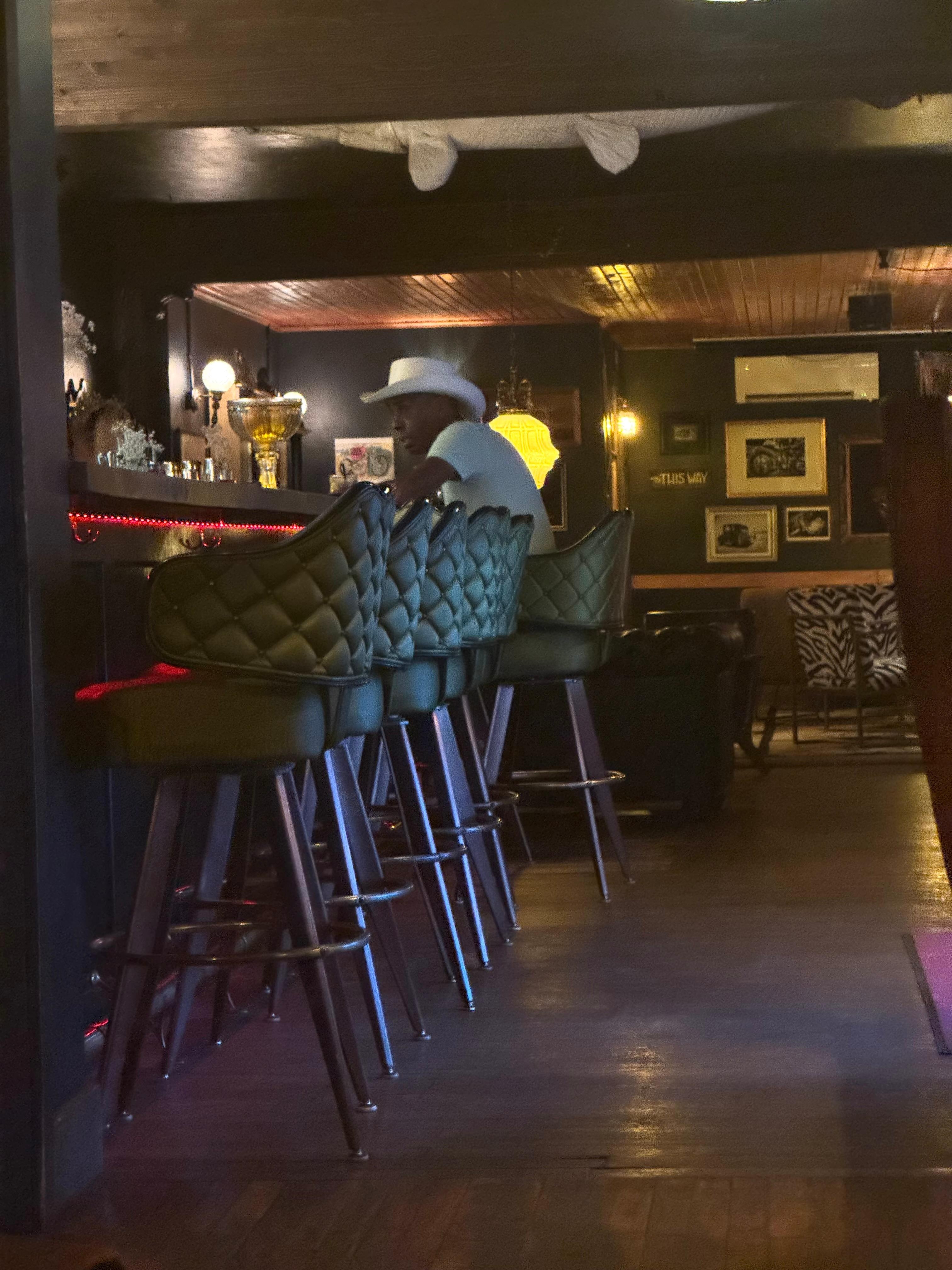 Owners work or worked in the movie biz so the decor was off the charts!