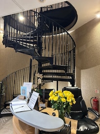 Spa reception (lift also to this level)