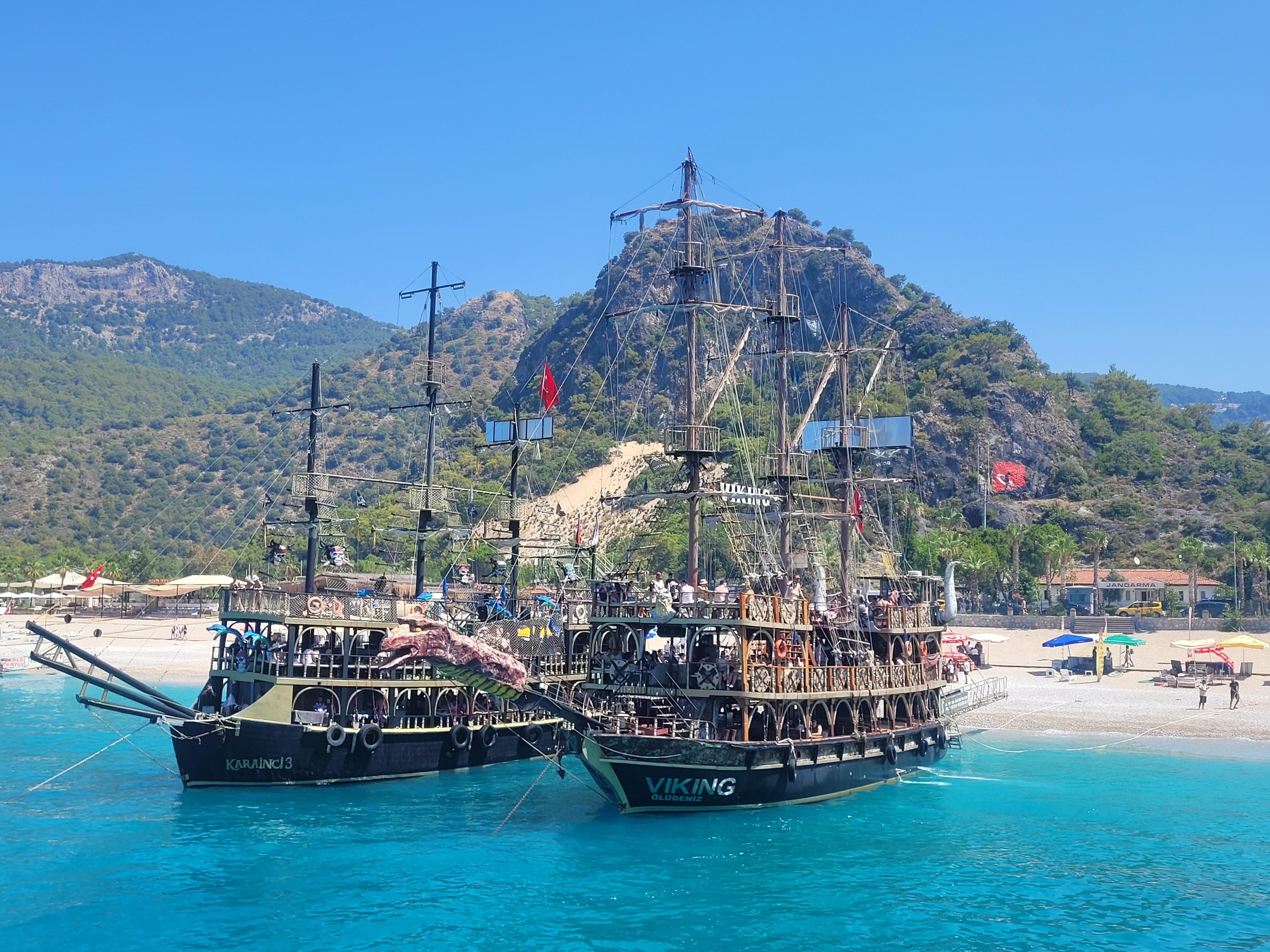 Main beach where day boat trips depart