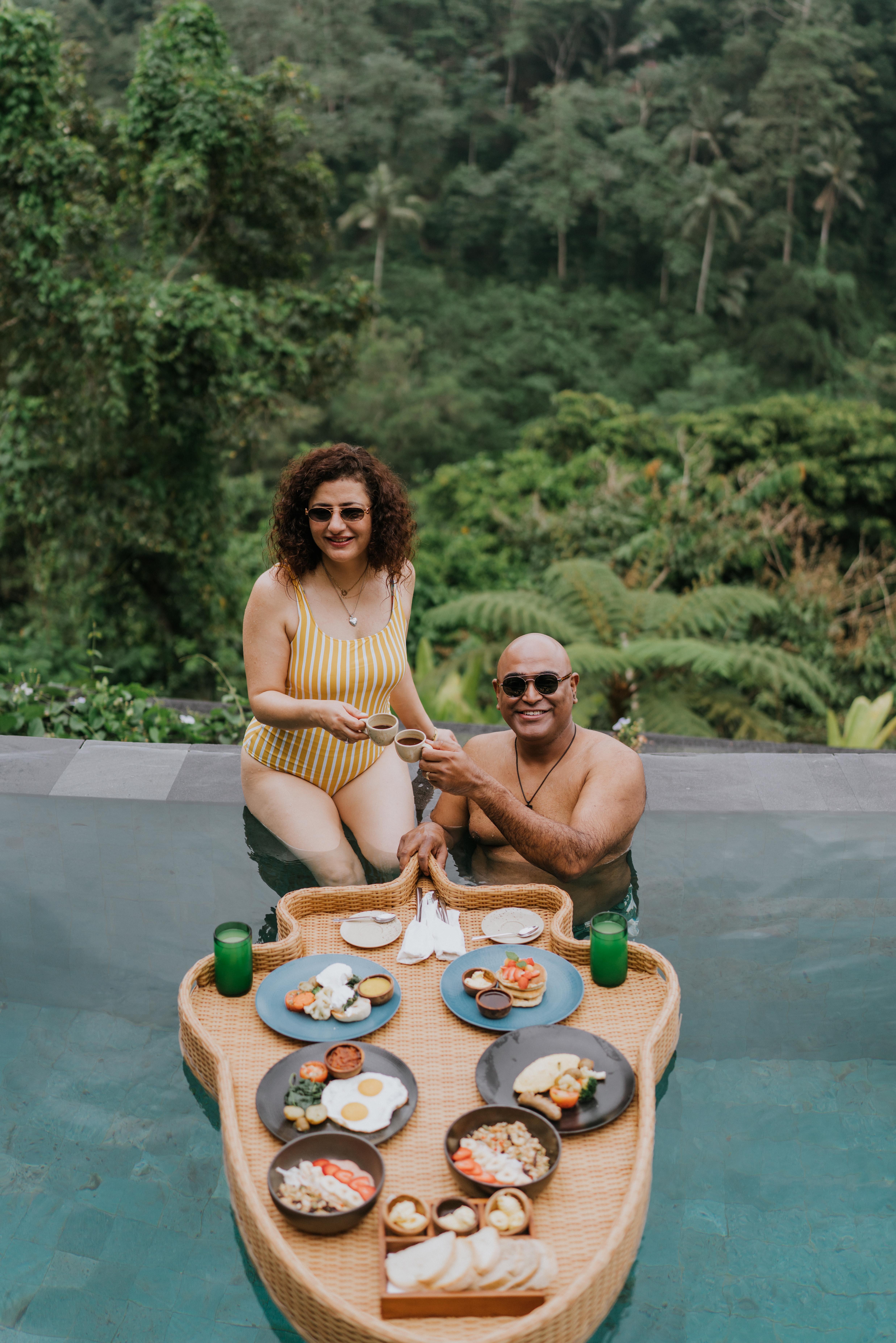 Floating Breakfast w the photoshoot was a great way to kick off my wife's birthday. 