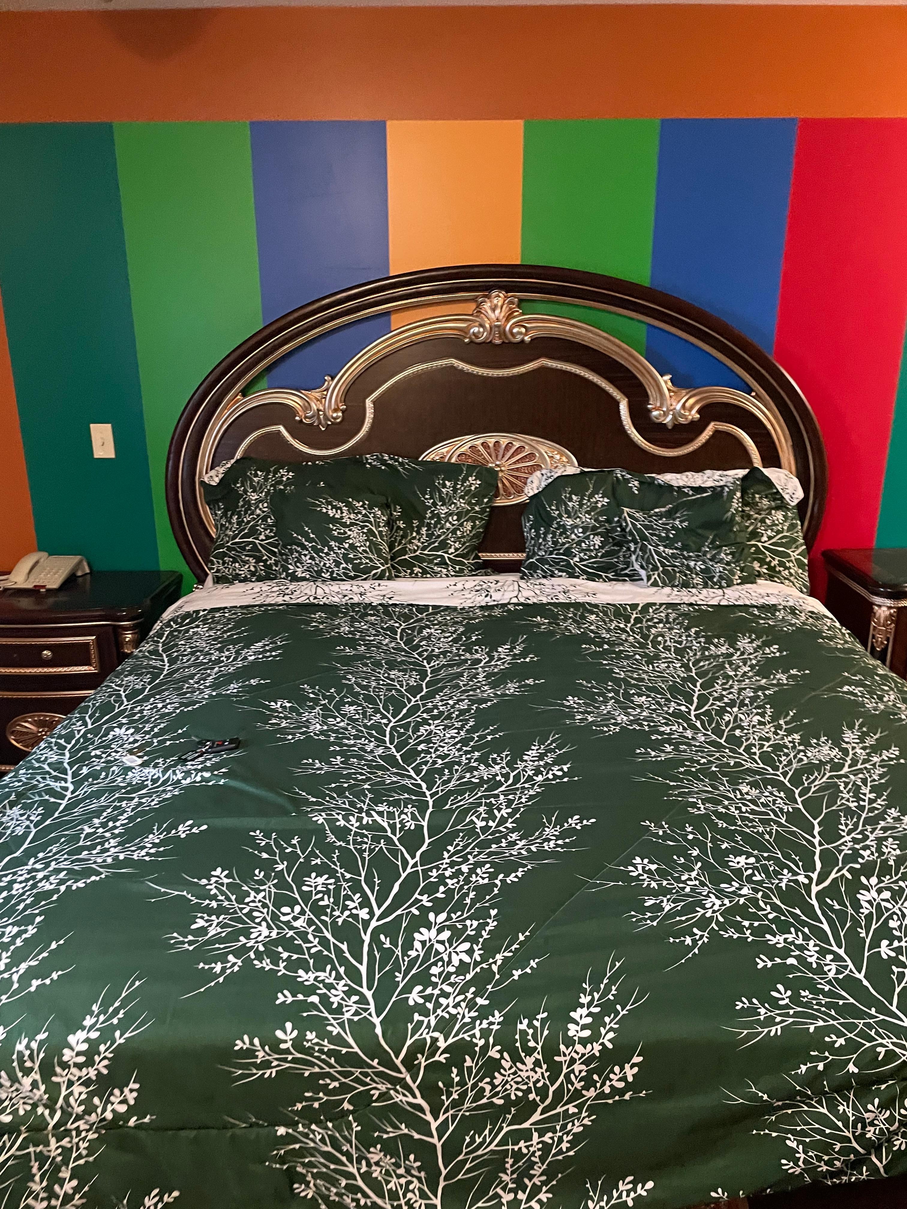Clean, gawdy, uncomfortable