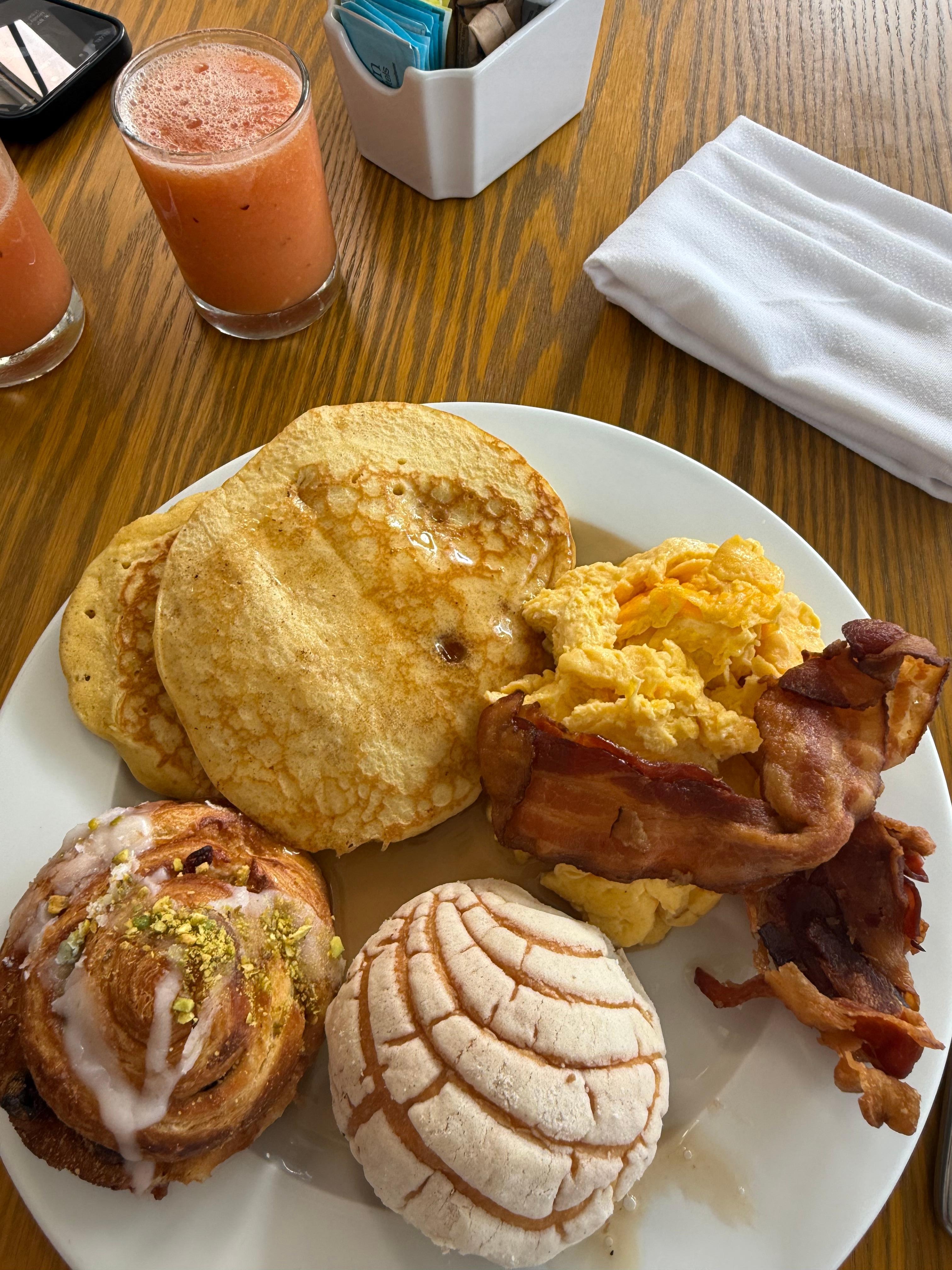 Buffet food for breakfast