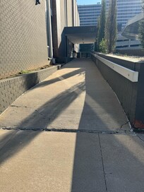 Bottom uneven ramp