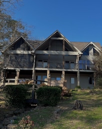 Back yard facing lake