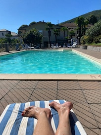 Sol ved poolen
