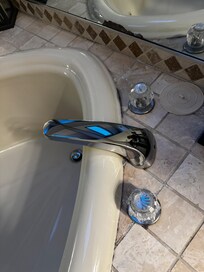 Dirt in tiles and not sealed well around tub