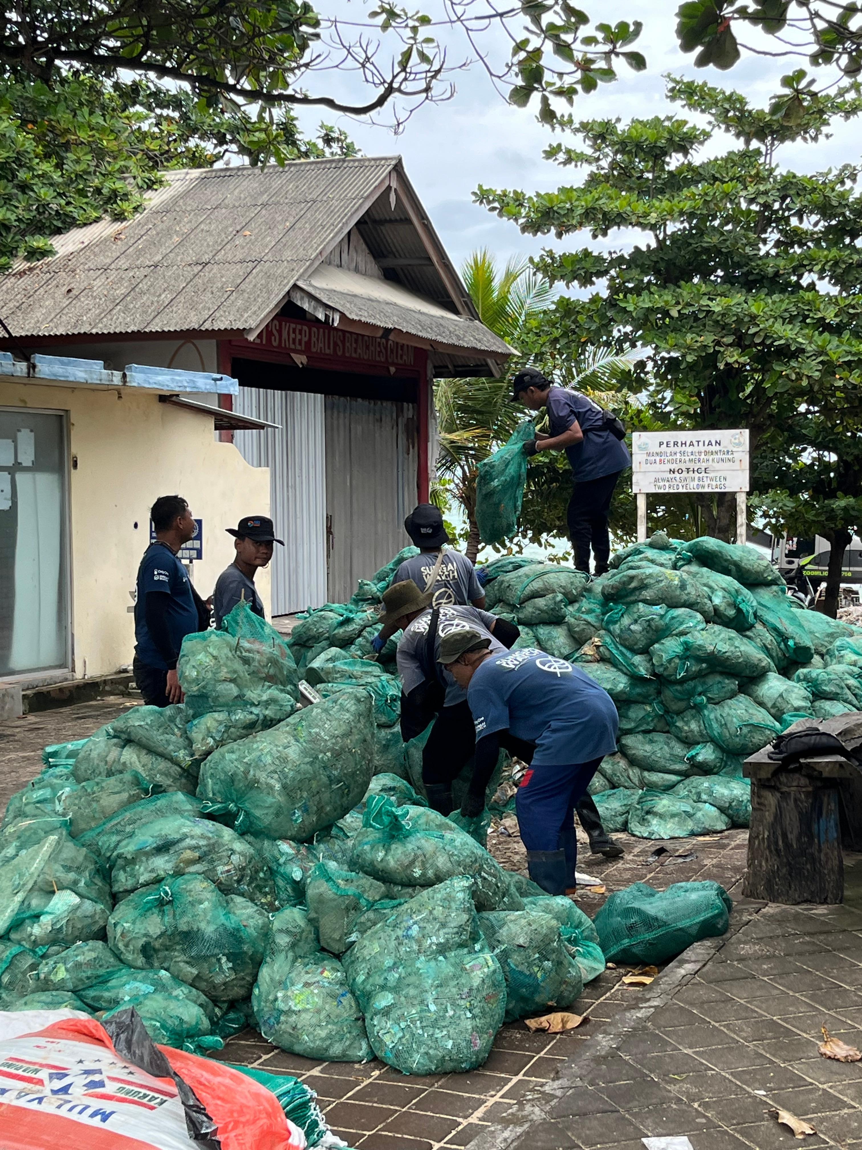 Weigh in after beach clean up 