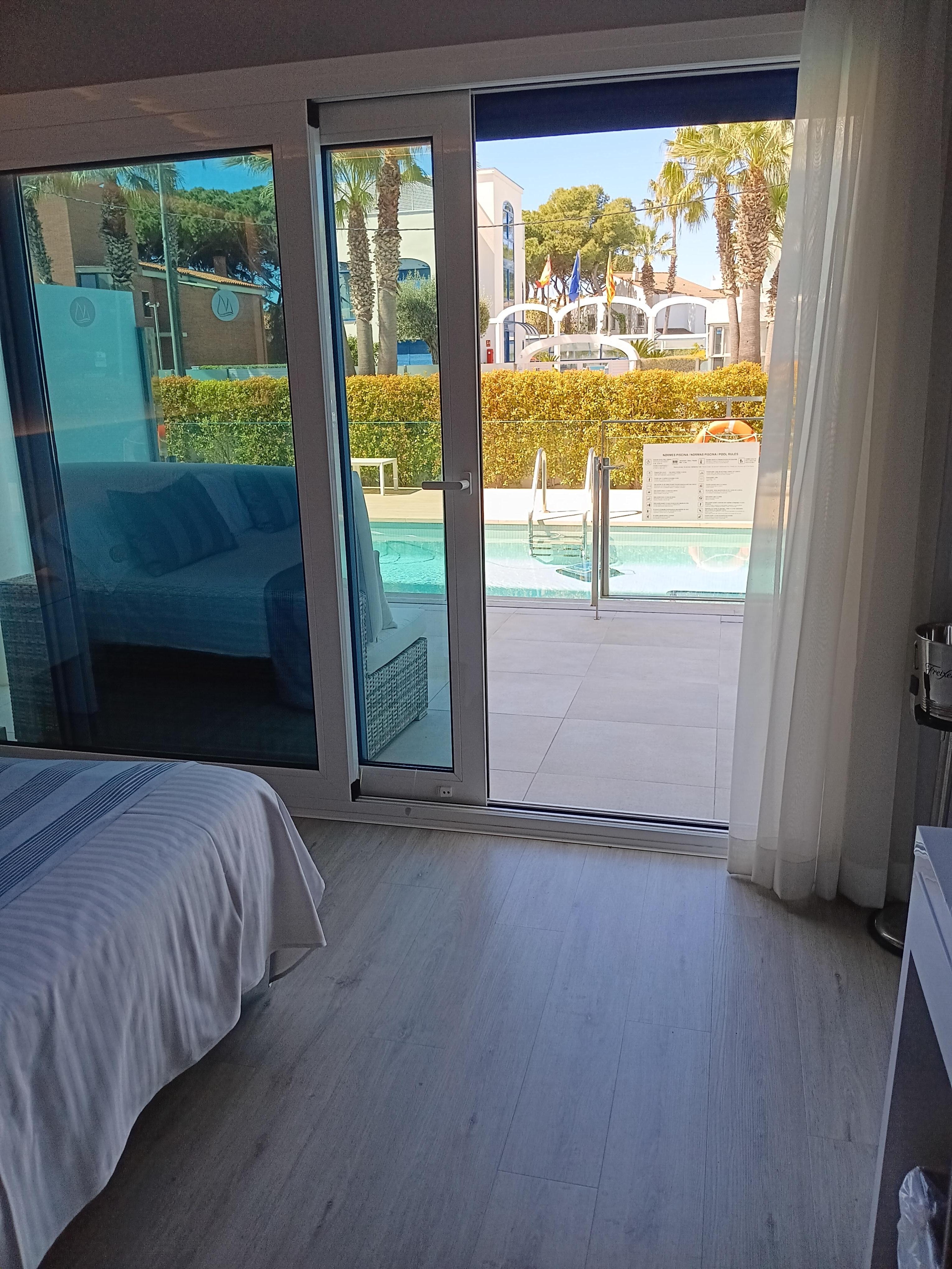 Chambre avec vue et accès direct au couloir de natation 