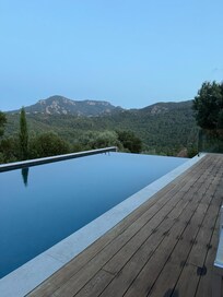 Der Pool ist wirklich unglaublich schön
