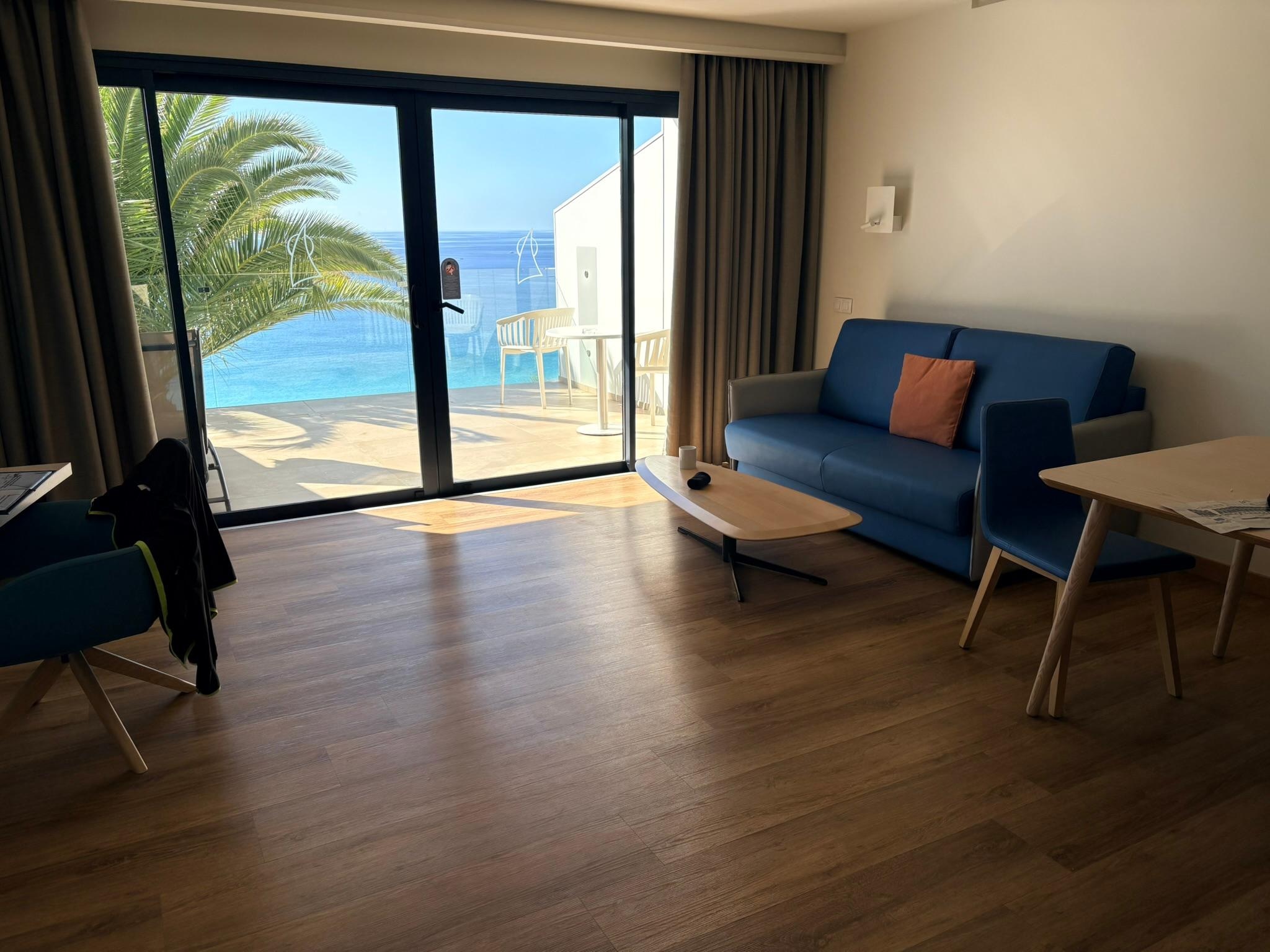 Open plan Kitchen and living area