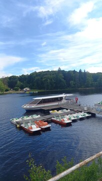 Embarcadère lac des Settons pour le bateau promenade