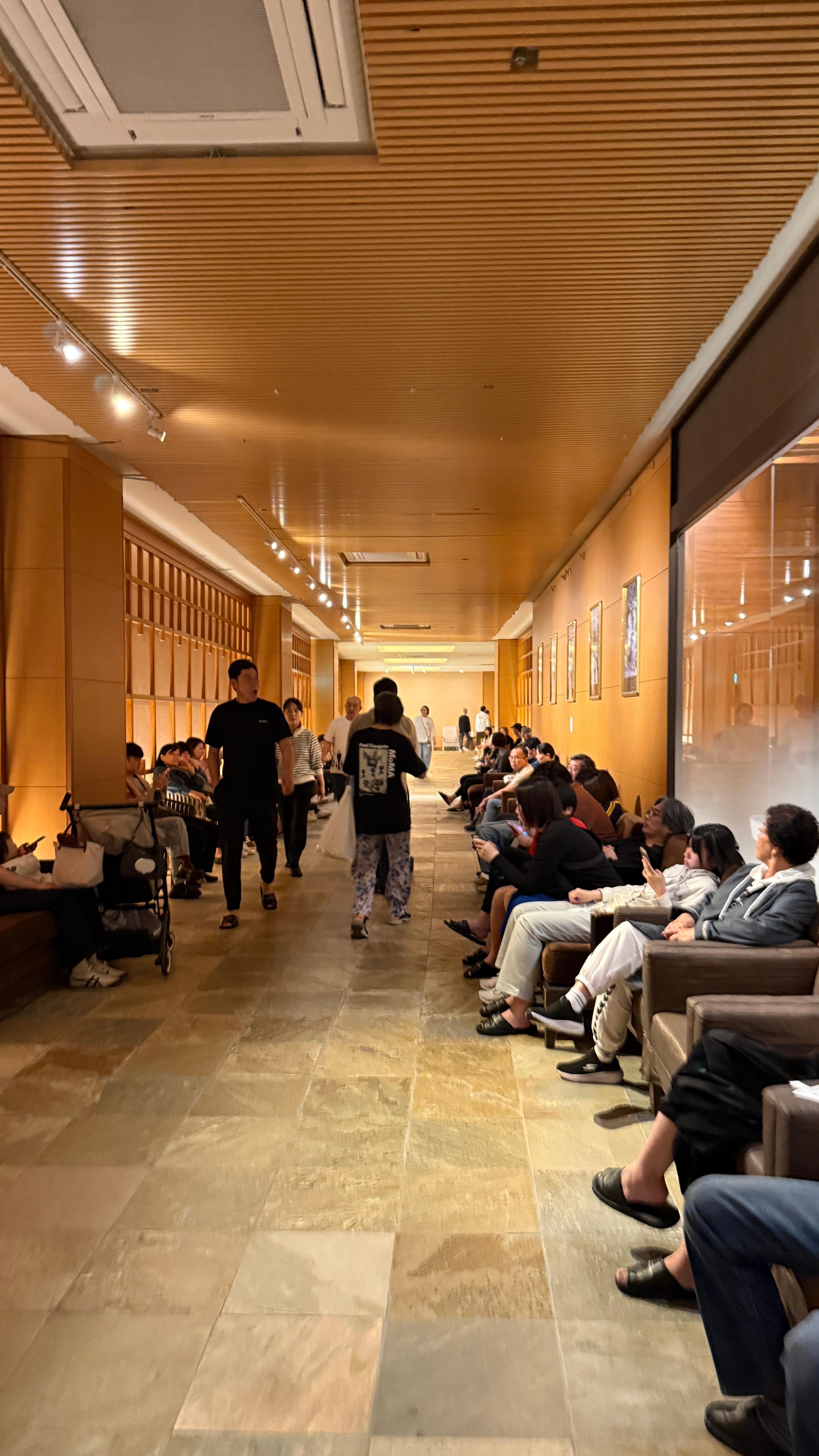 朝食順番待ちの様子