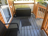 Messy/cluttered exterior