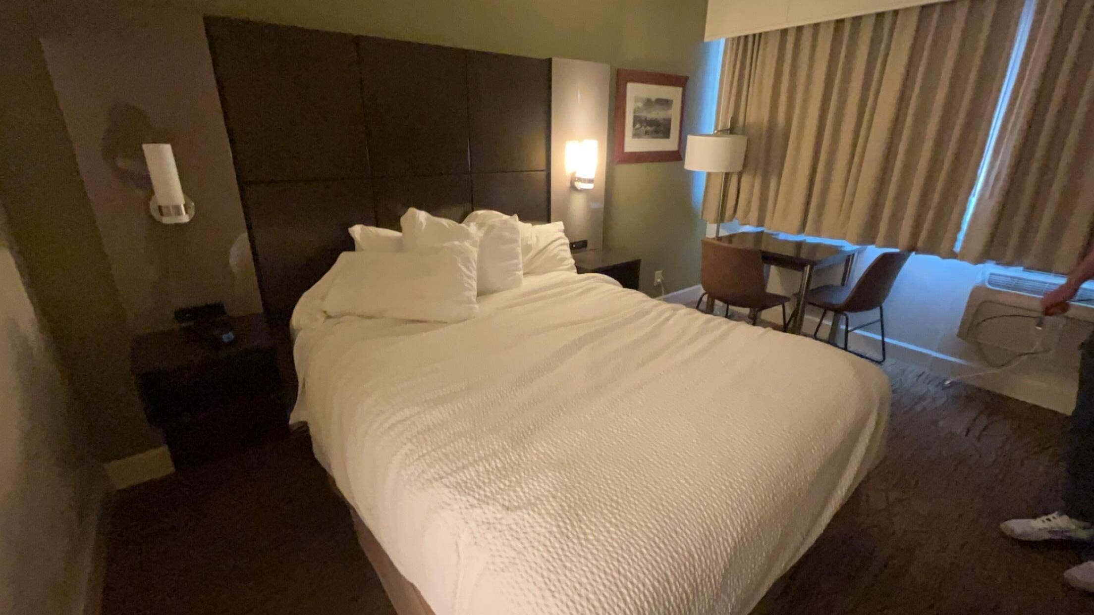 The cleanliness is spectacular!! Great job house keeping ! 