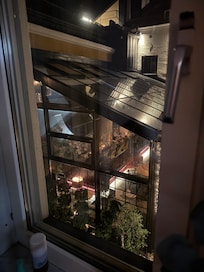 Utsikt över innergården från vårt rum
