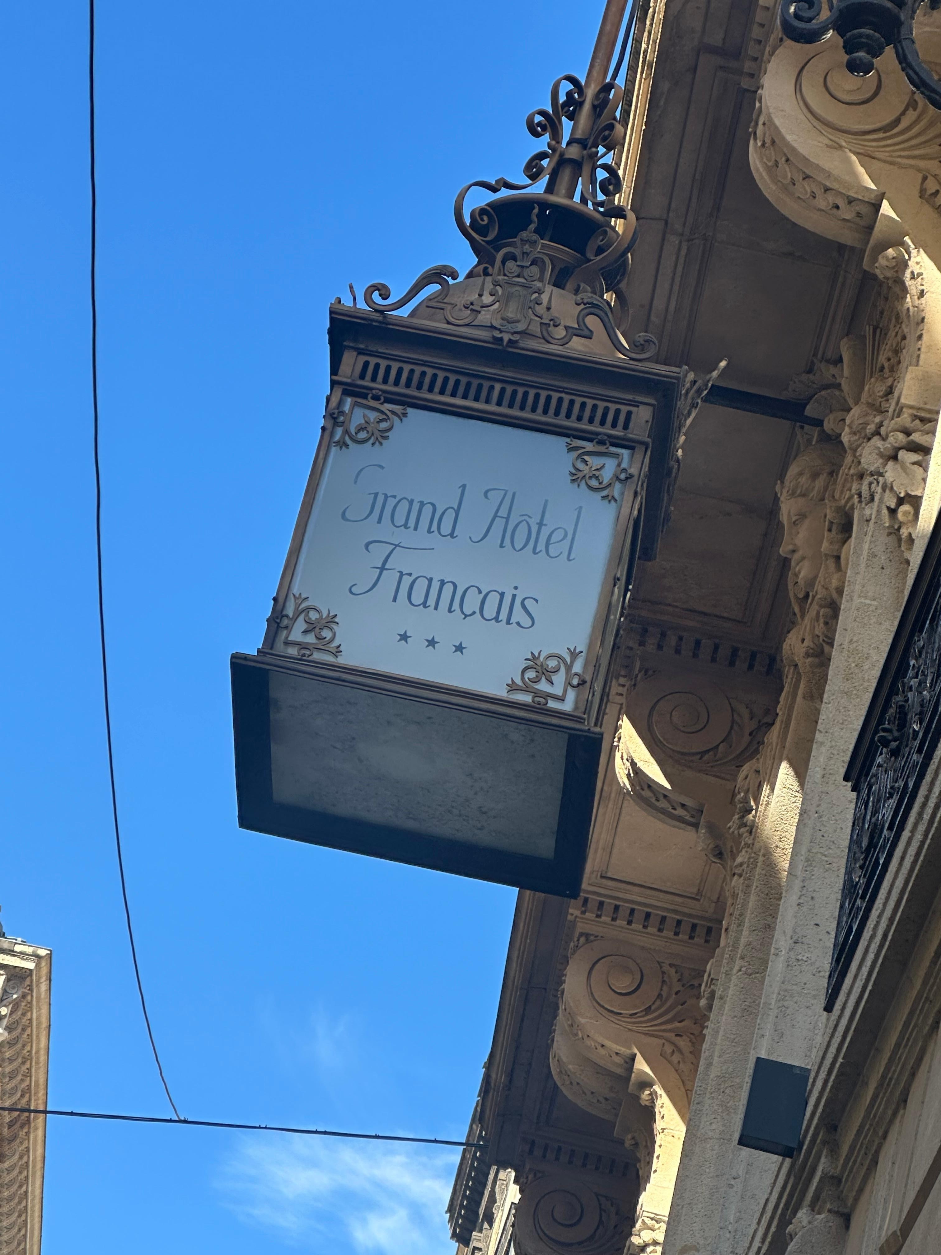 Location is walkable to restaurants and shopping