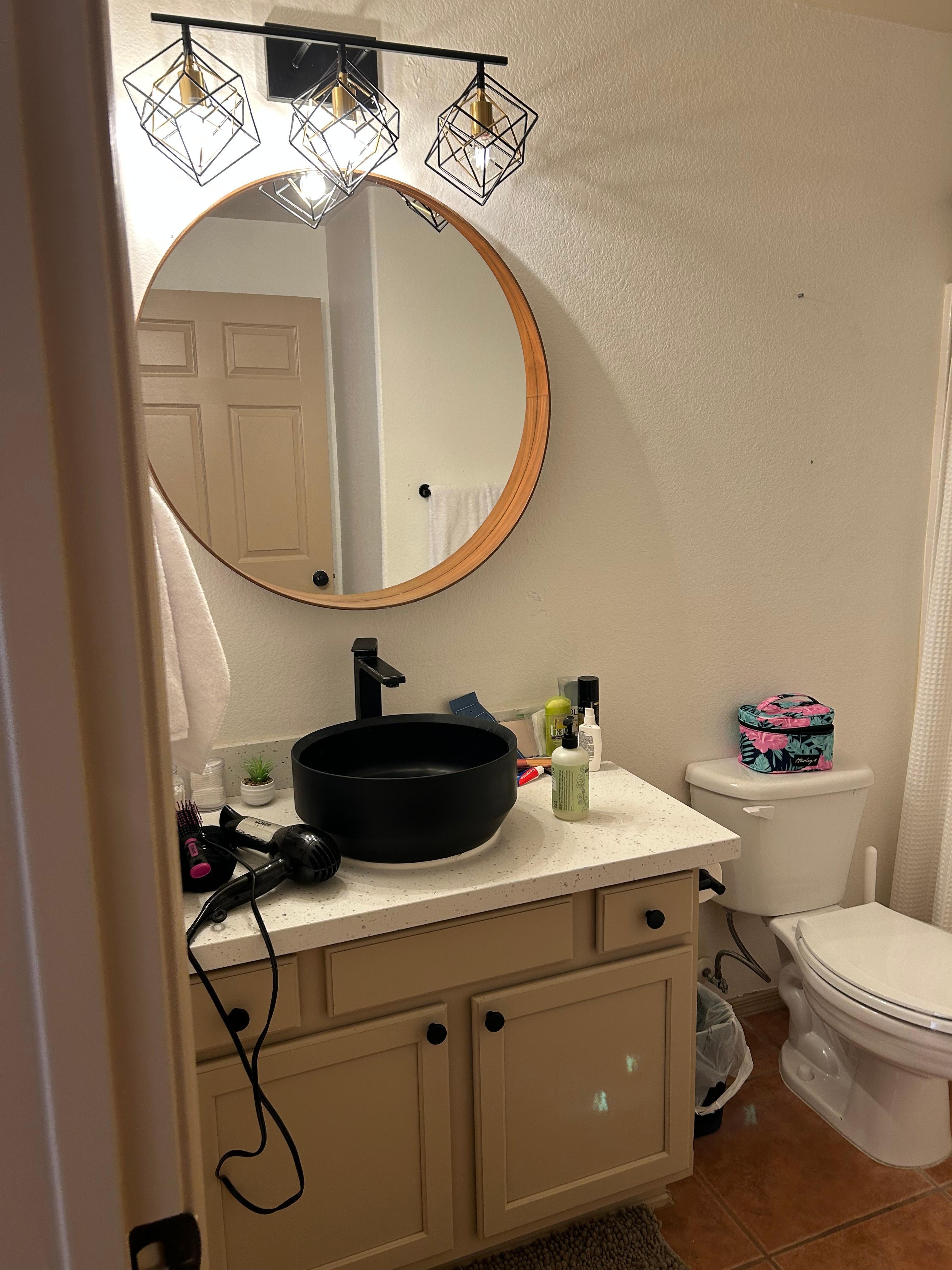 Second bathroom with tub/shower.