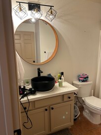 Second bathroom with tub/shower.