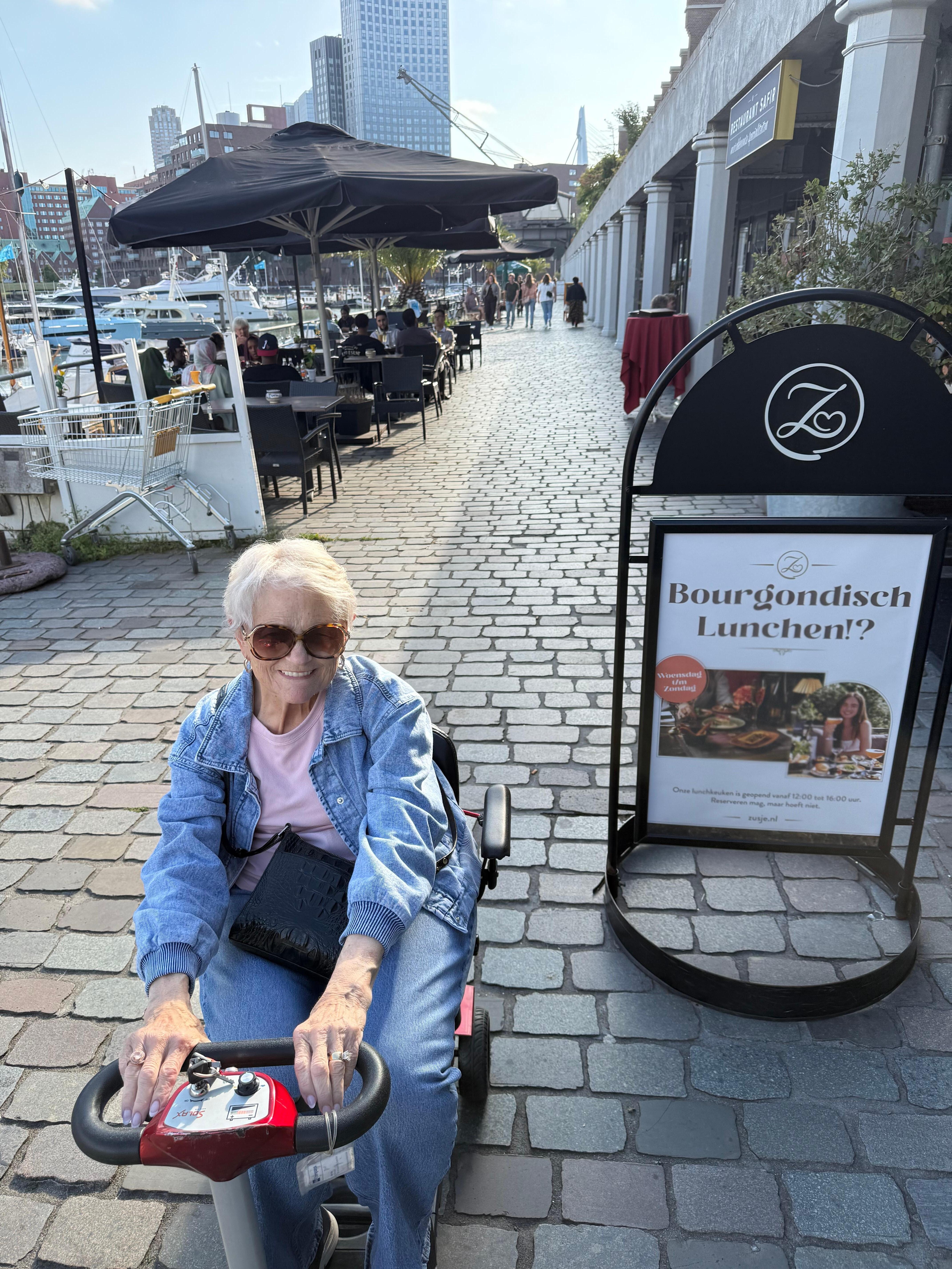 Restaurants within a block