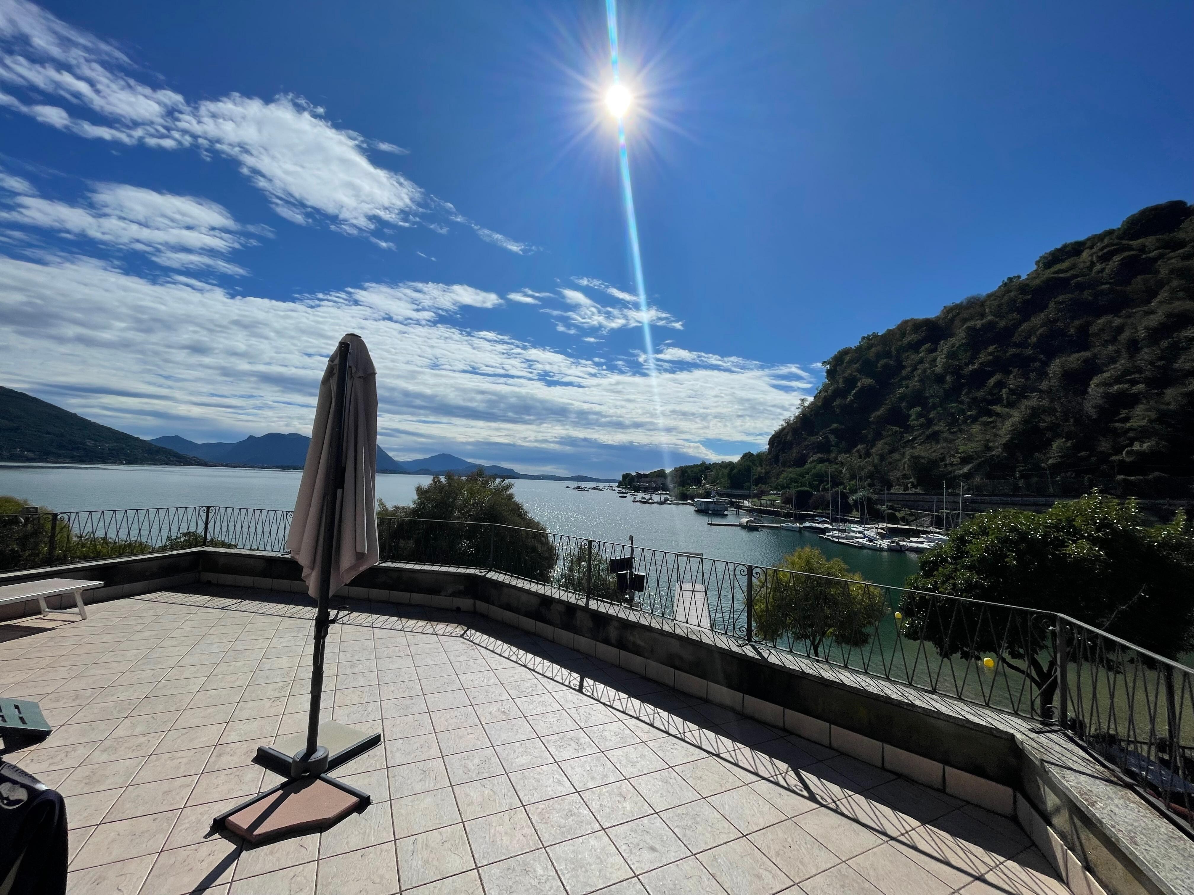 Toller großer Balkon